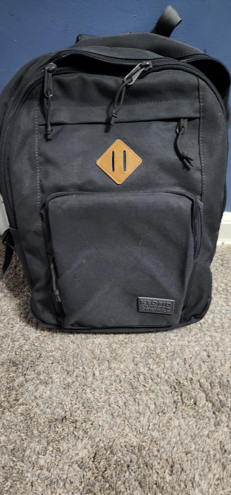 KEOFID Travel backpack for Men and Women, Anti Theft Laptop Backpack with USB Charging Port for Work, Large Bag for College, Carry-on Backpack with Luggage Strap, Water Resistent(Black) customer photo 1