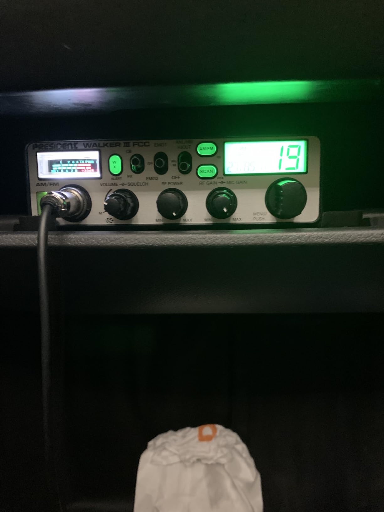 President Walker III FCC AM/FM 40 Channels CB Radio with 7-Color LCD customer photo 2