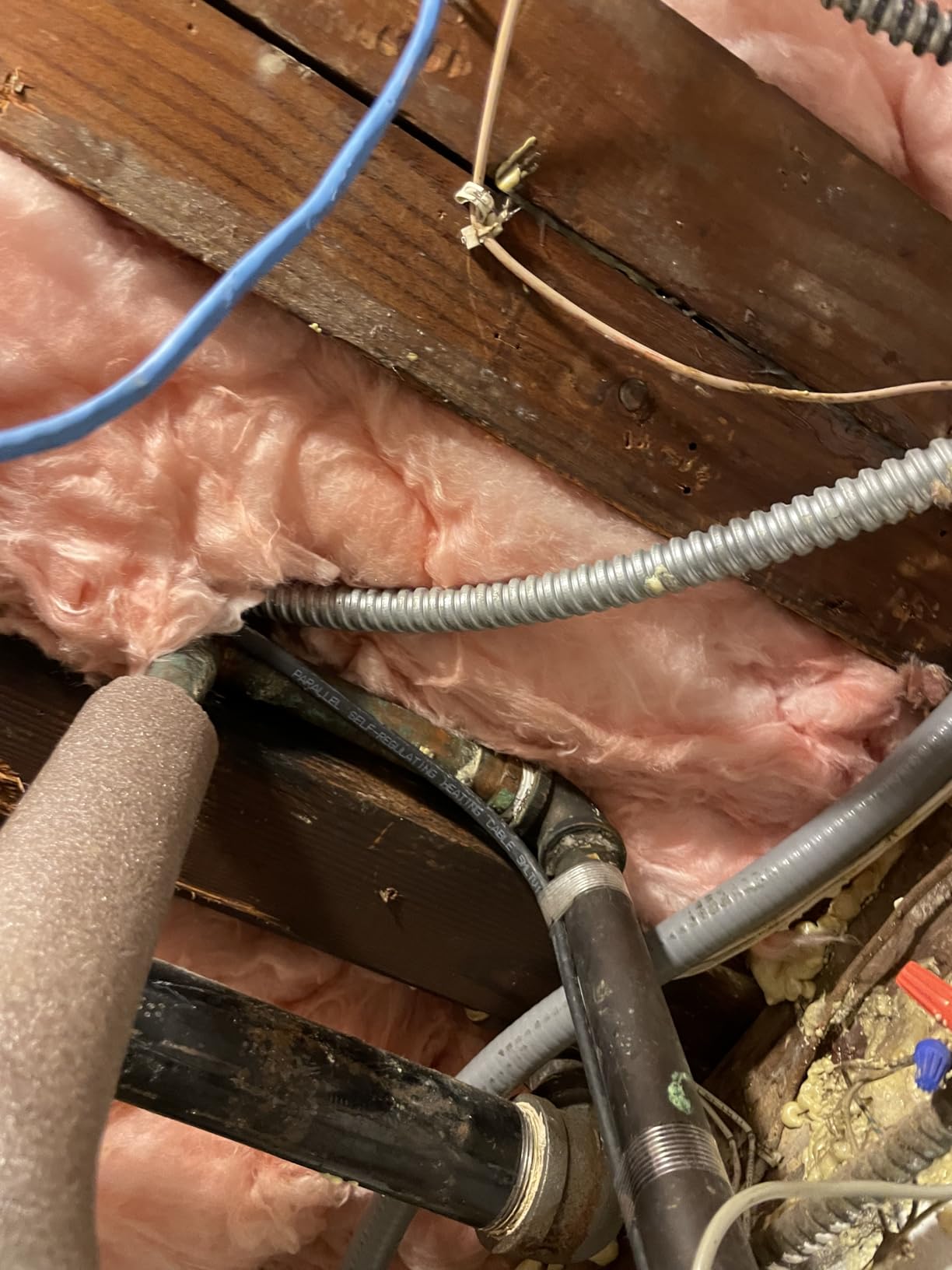 VEVOR Self-Regulating Pipe Heating Cable, 30-feet 5W/ft Heat Tape for Pipes Freeze Protection, 120V customer photo 2
