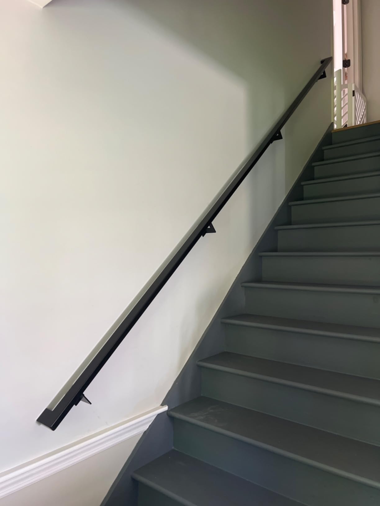 Urban Contemporary Aluminum Complete Handrail Grab Bar Set, Brackets Included, Powder Coated Finish (Black, 5 Foot Handrail) customer photo 1