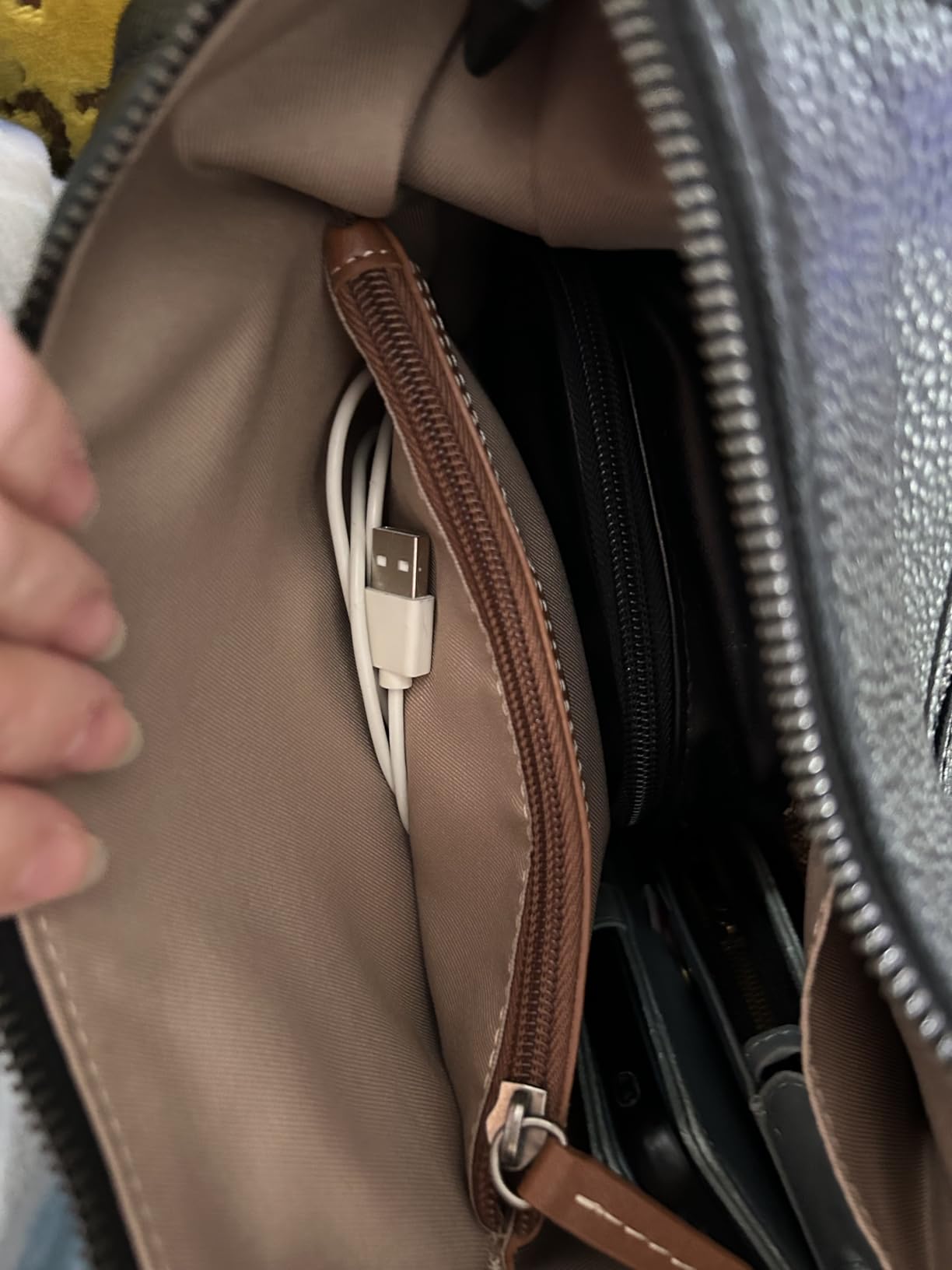 The Sak Sequoia Leather Hobo Bag - Large Slouchy Shoulder Purse, Zip Pocket customer photo 2
