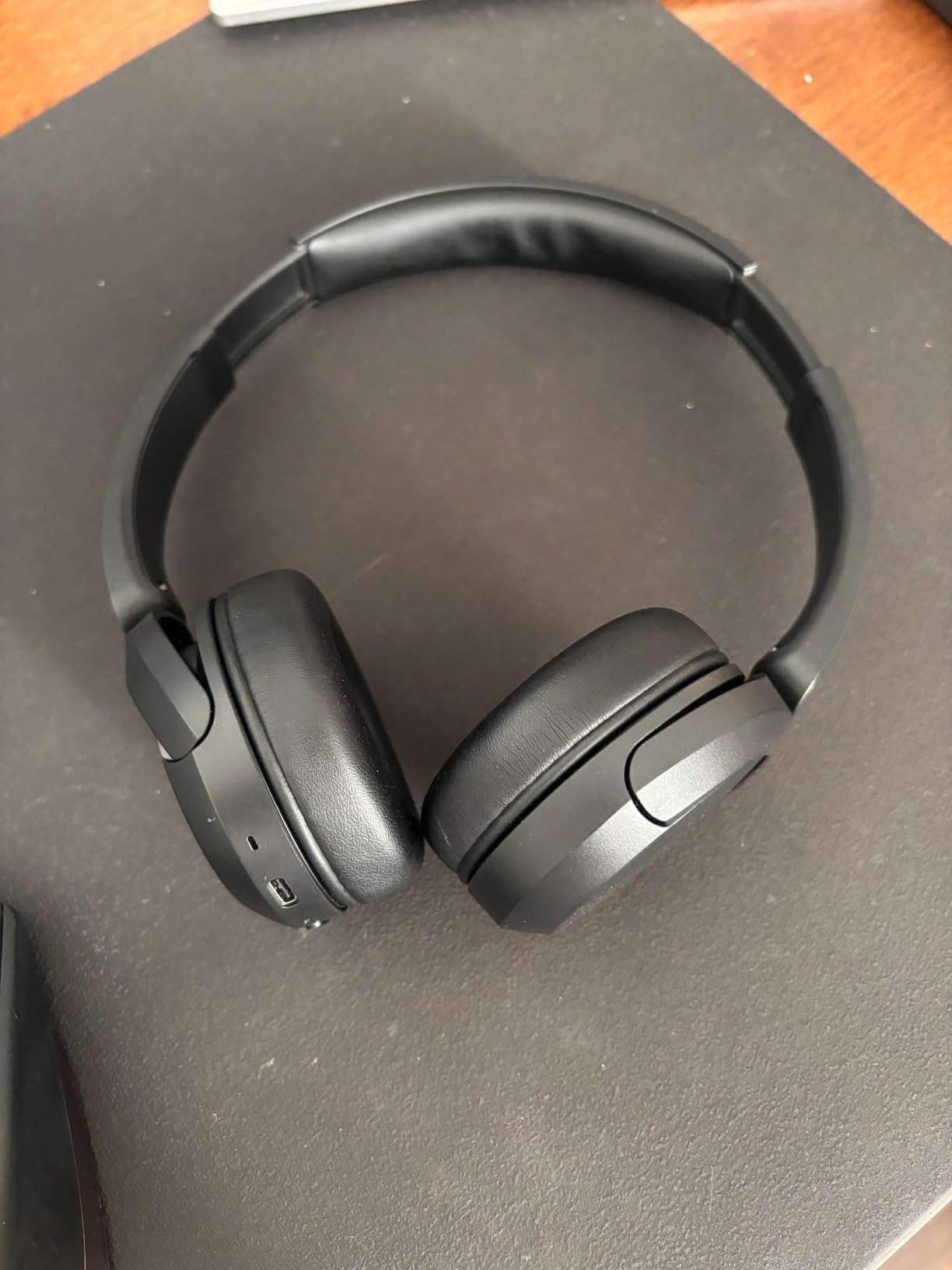 Sony WH-CH520 Wireless On-Ear Bluetooth Headphones with Microphone, Blue customer photo 2