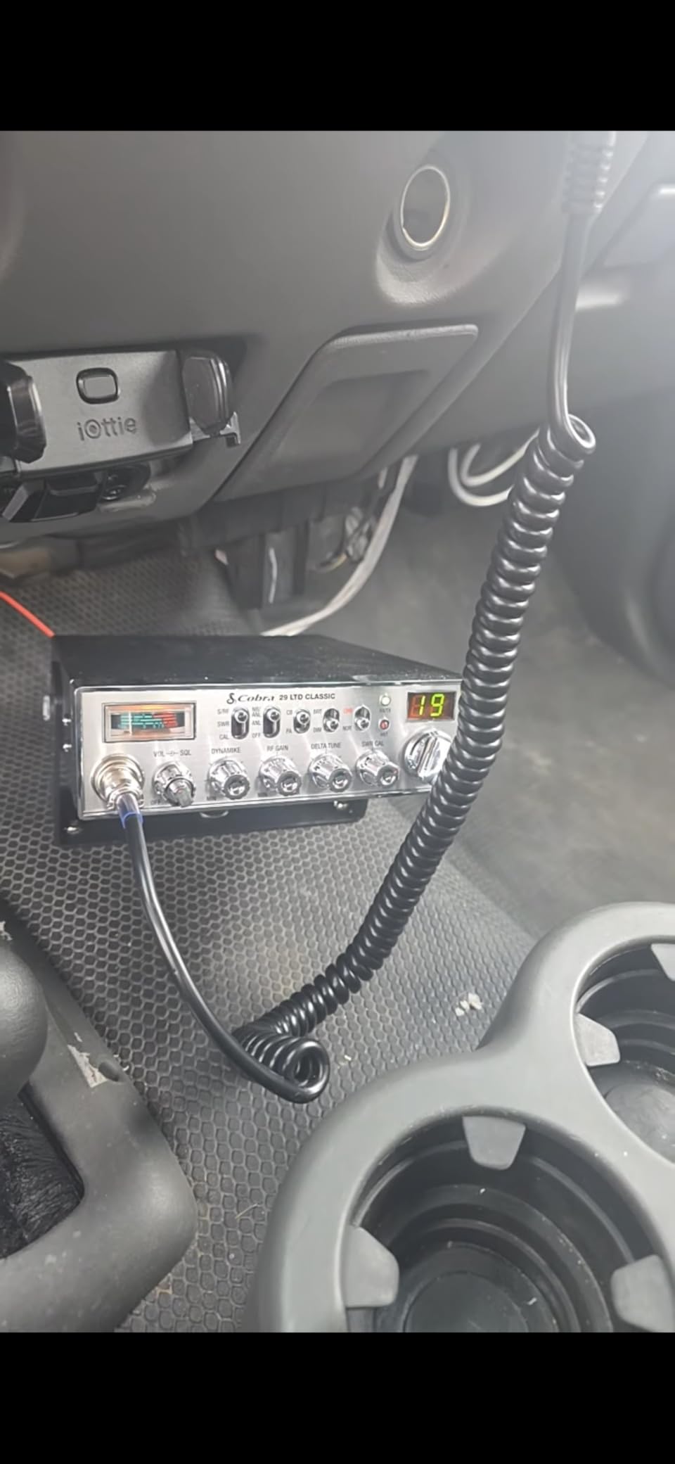 Cobra 29 LTD Classic AM/FM Professional CB Radio - Easy to Operate, Emergency Radio, Instant Channel 9, 4-Watt Output, Full 40 Channels, Adjustable Receiver and SWR Calibration, Black customer photo 1
