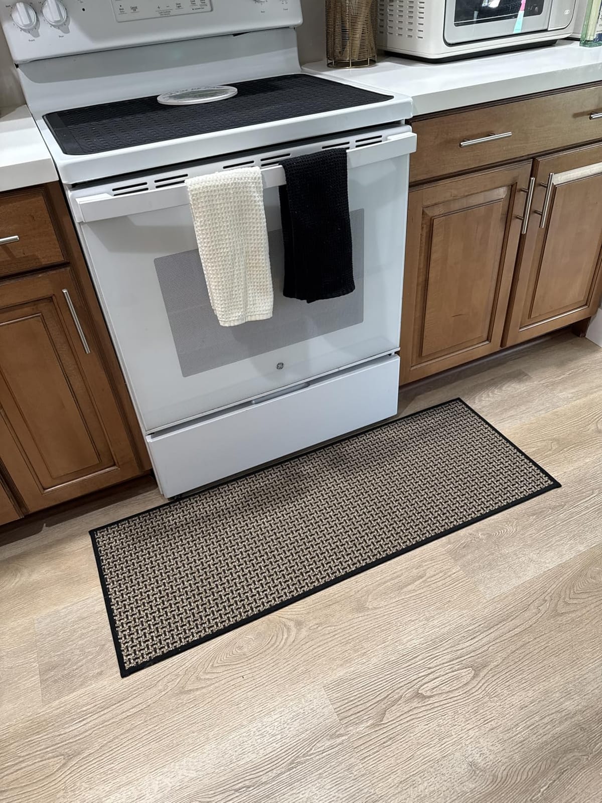 eqivei Kitchen Rugs and Mats Non Skid Washable Set of 2 PCS, Absorbent Runner Rugs for Kitchen, Farmhouse Weave Floor Mats in Front of Sink, 17.3