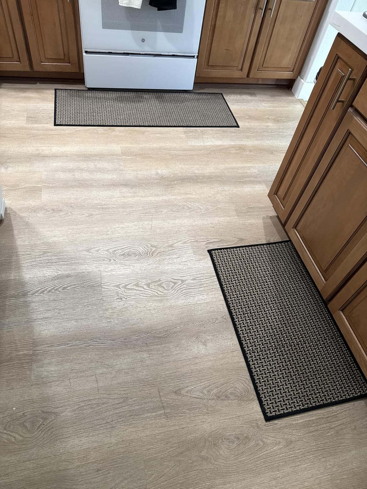 eqivei Kitchen Rugs and Mats Non Skid Washable Set of 2 PCS, Absorbent Runner Rugs for Kitchen, Farmhouse Weave Floor Mats in Front of Sink, 17.3