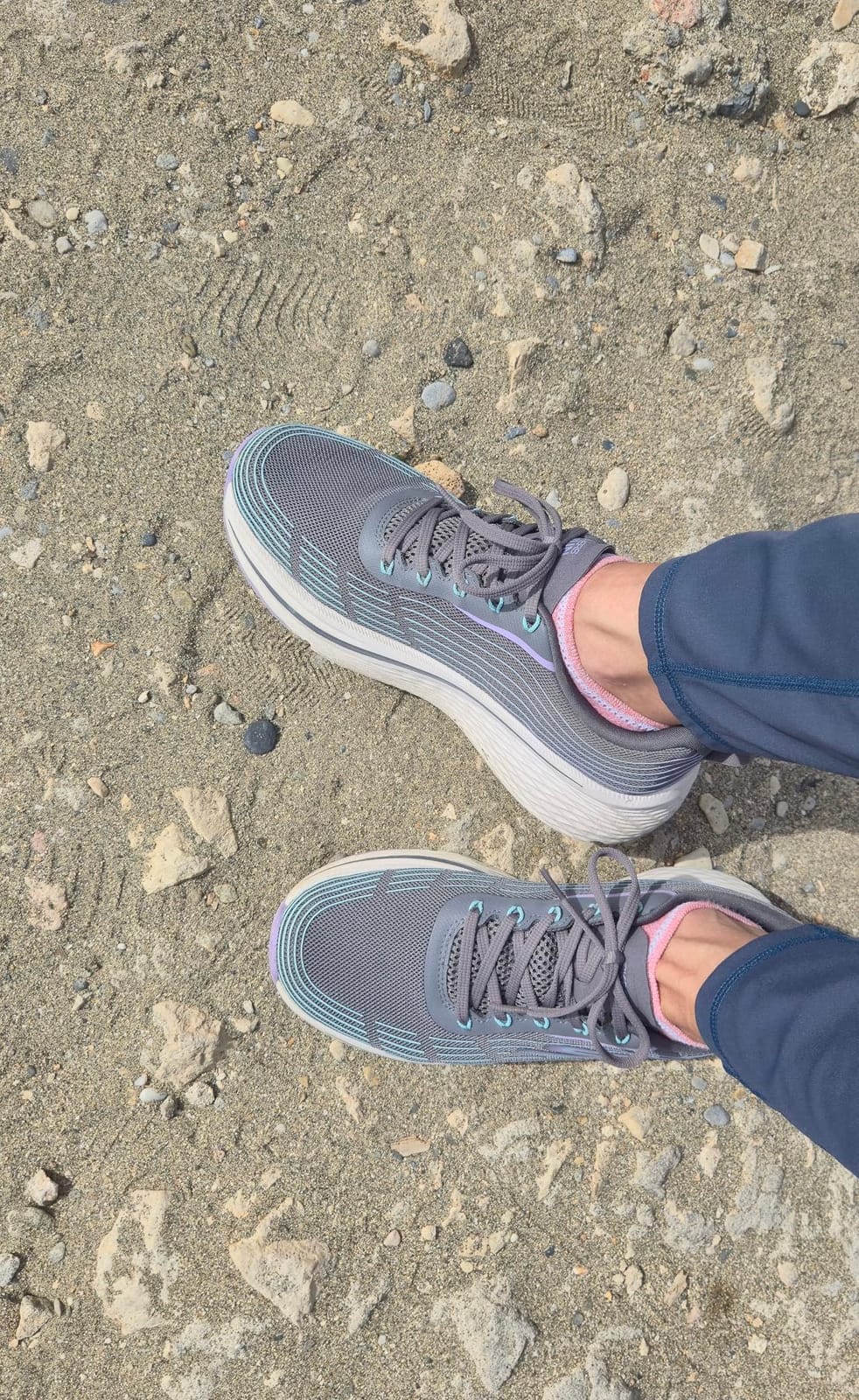 Skechers Women's Max Cushioning Elite 2.0 customer photo 2
