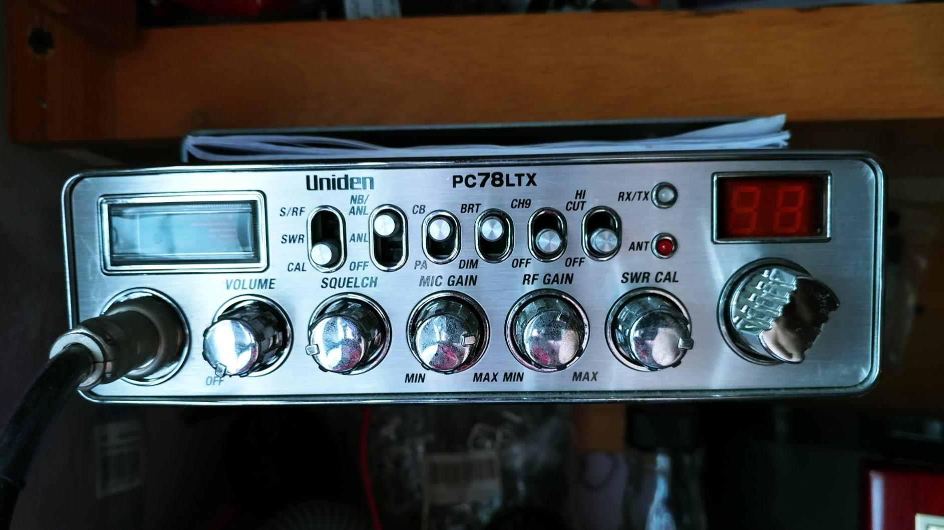 Uniden PC78LTXFM Professional 40-Channel CB Radio with Dual-Mode AM/FM, Integrated SWR Meter, PA/CB Function, Hi Cut, RF/Mic Gain Control, and Instant Channel 9 customer photo 2