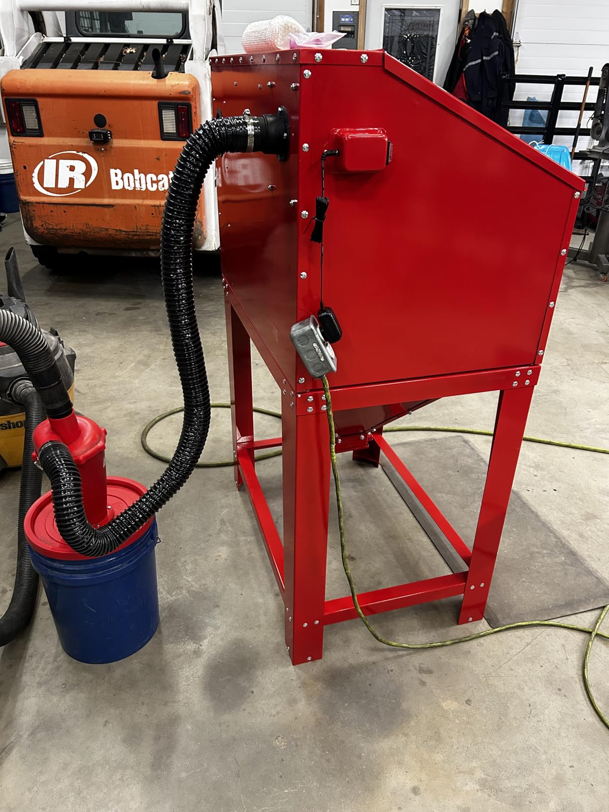 40 Gallon Bench Top Air Sandblasting Cabinet customer photo 2