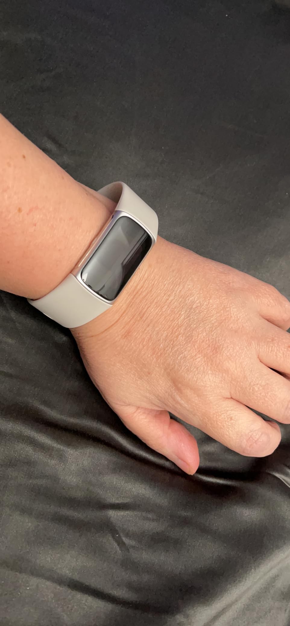 Google Fitbit Charge 6 - Fitness Tracker - Gold/Coral customer photo 2