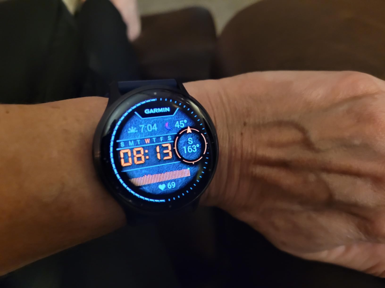 Garmin Venu® 3S, Premium Fitness Smartwatch, 41mm, Ivory customer photo 1