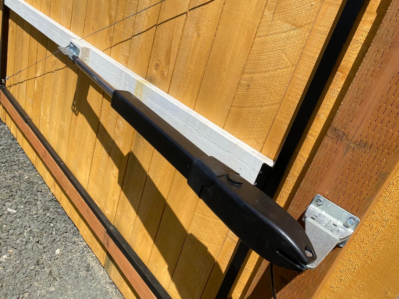 JUJIANG Automatic Gate Opener with Remote Complete Kit for Swing Gate Up to 770lb 16FT per Arm, Electric Gate Opener Medium Duty Dual Swing Gate Opener Automatic Gate Motor 60W AC Powered PKM-C026 customer photo 2