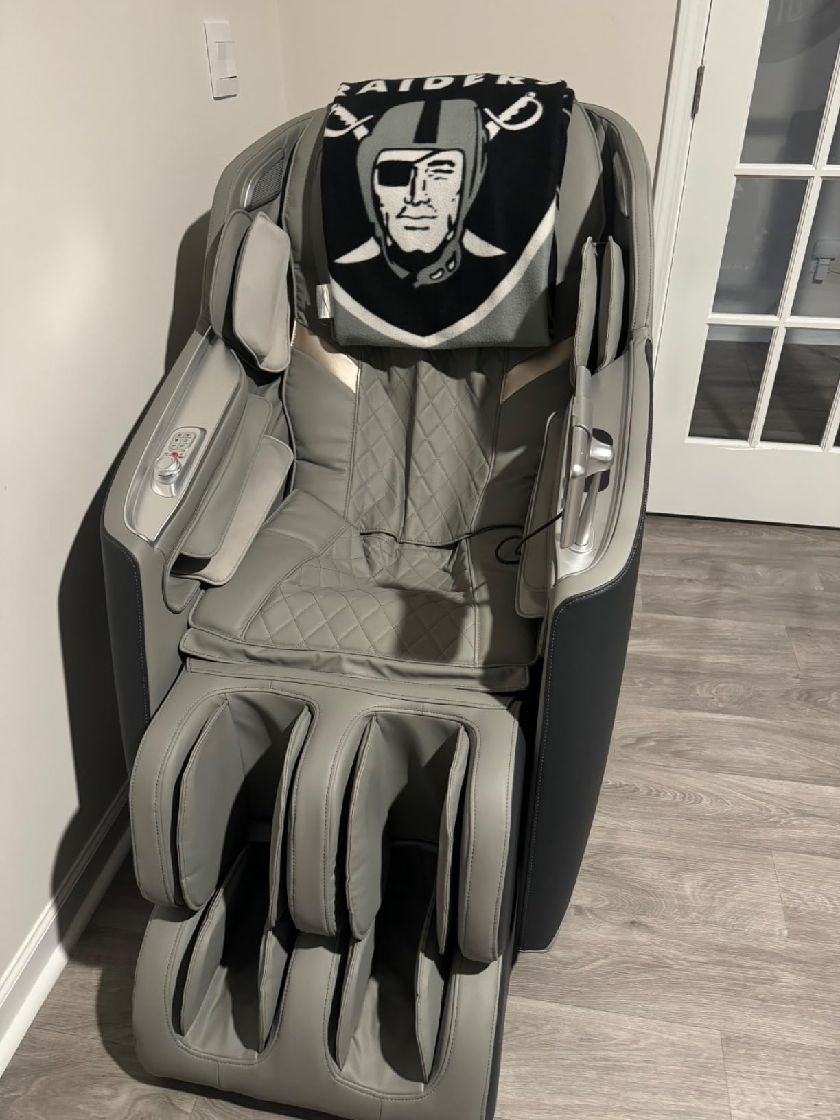 3D Full Body Massage Chair, Zero Gravity, 51-Inch SL Track, Foot Rollers customer photo 2
