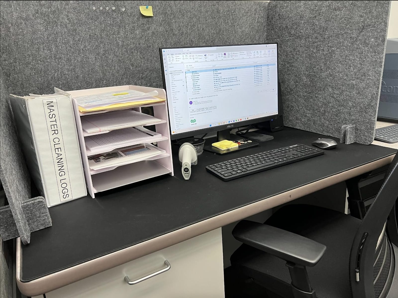 Buryeah 3 Pcs Desk Divider Desk Partition 23.6 x 47.2, 23.6 x 23.6 Stand up Freestanding Cubicle Privacy Panel Reducing Noise Visual Distraction Divider for Office Home School (Deep Gray) customer photo 1