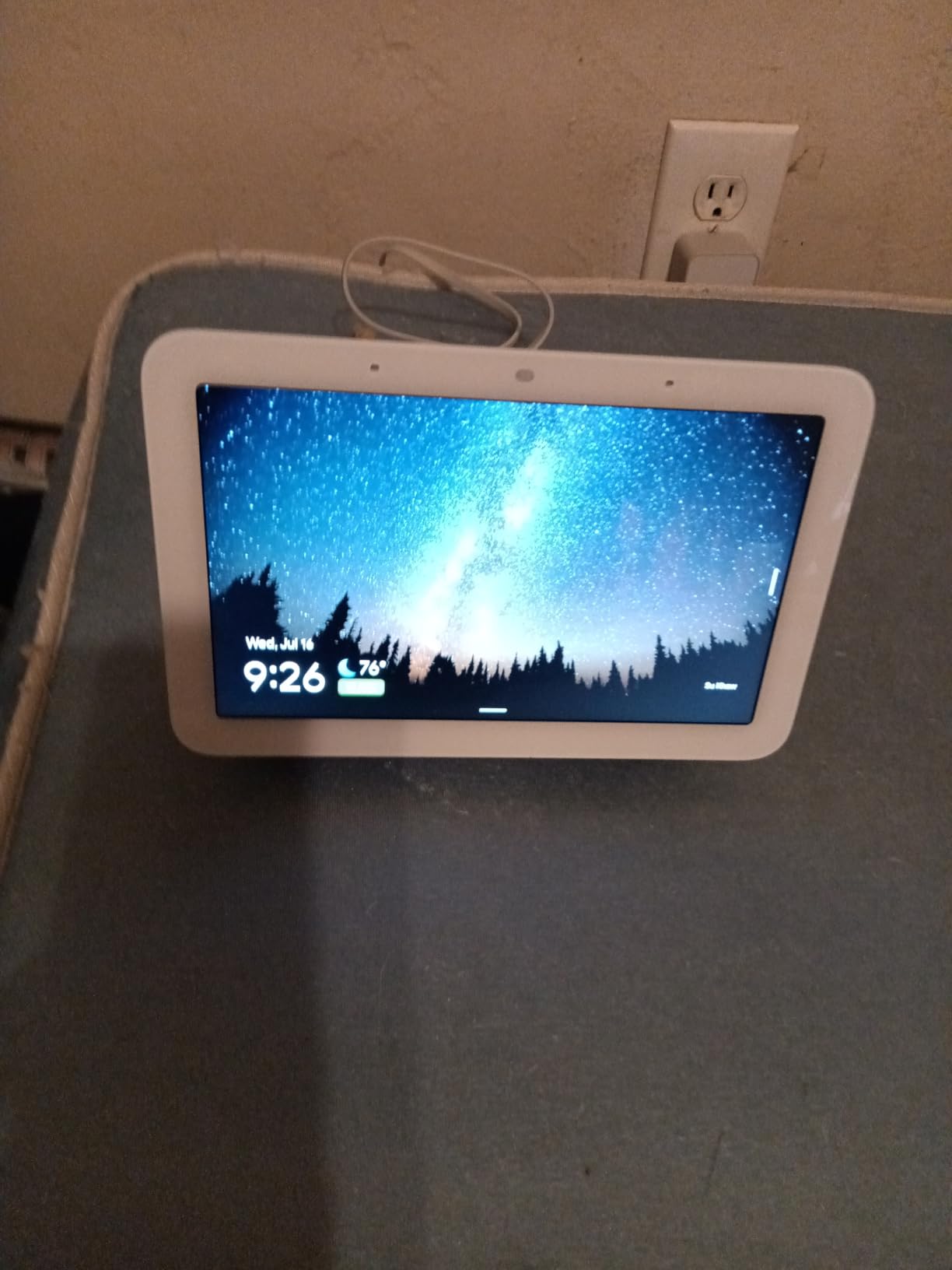 Google Nest Hub 7” Smart Display with Google Assistant (2nd Gen) - Chalk customer photo 1