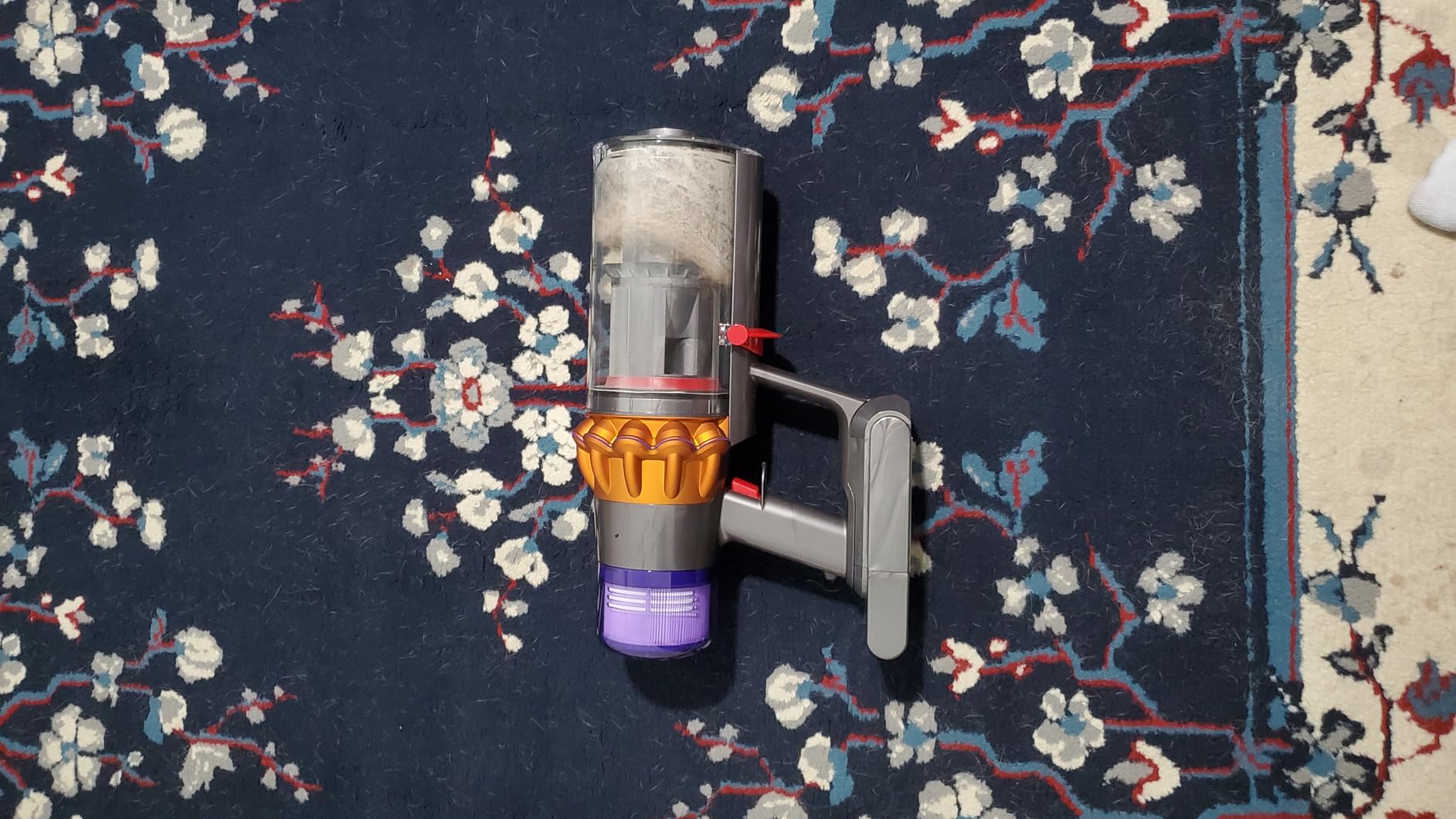 Dyson V15 Detect Plus Cordless Vacuum, Illumination Reveals dust, 240AW, 3 Power Modes, Up to 60 Minutes,² Deep Cleans Hard Floors and Carpets, Detangles pet Hair, Converts to Handheld customer photo 1