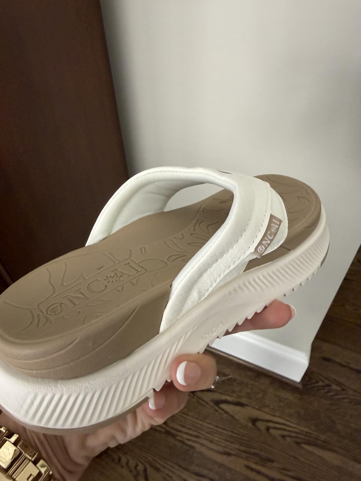 ONCAI Women's Orthotic Cushion Flip Flops Recovery Walking Sandals for Women with Arch Support Summer Comfortable Slip On Flip Flops for Womans Size 6-12 customer photo 2