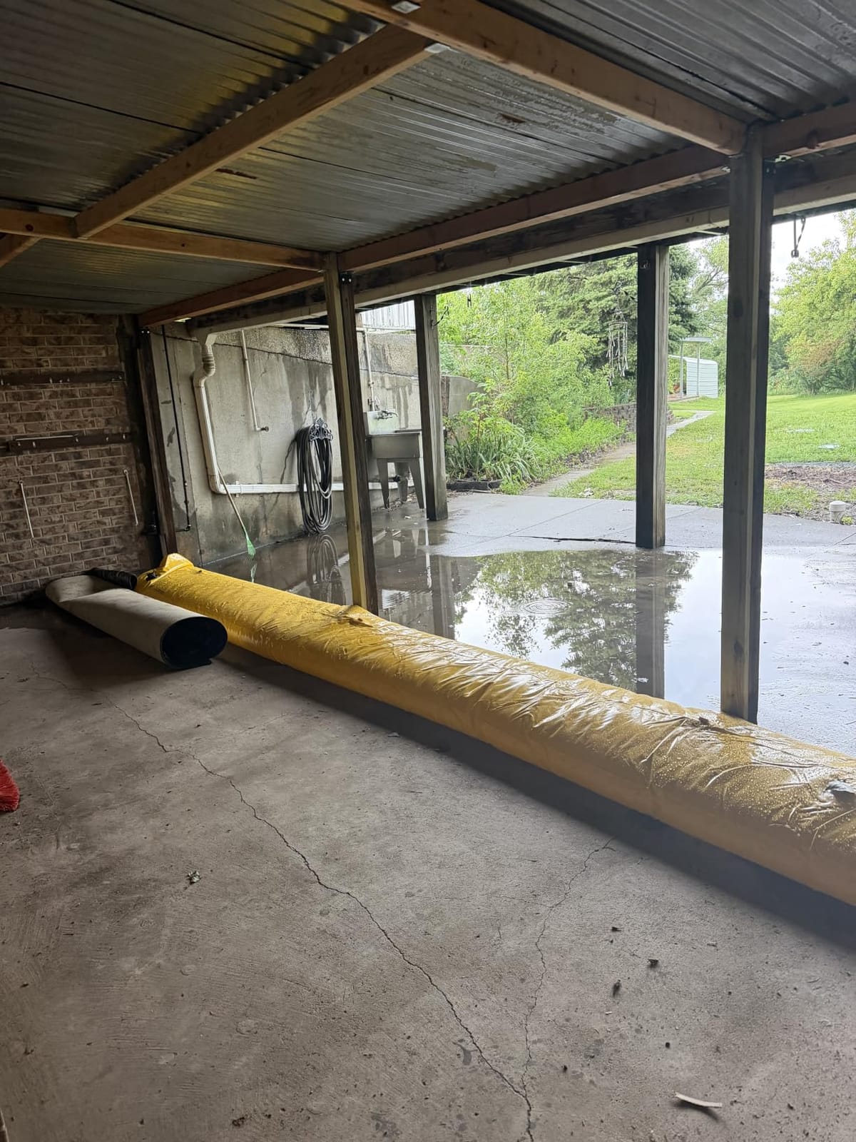 Flood Barriers, Sandbag Alternative Flood Bags 4 Pack, Flood Barrier for Home, Water Barriers for Flooding, Doorway, Driveway(4FTx6in) customer photo 1
