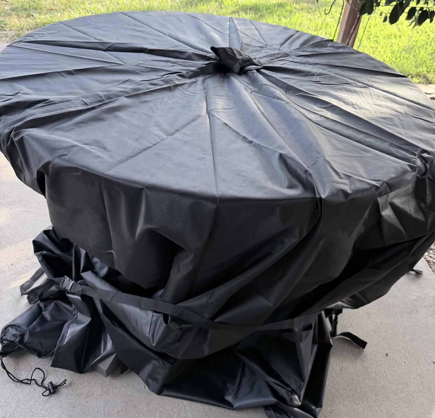 Kovshuiwe Round Patio Table Cover with Umbrella Hole - 50