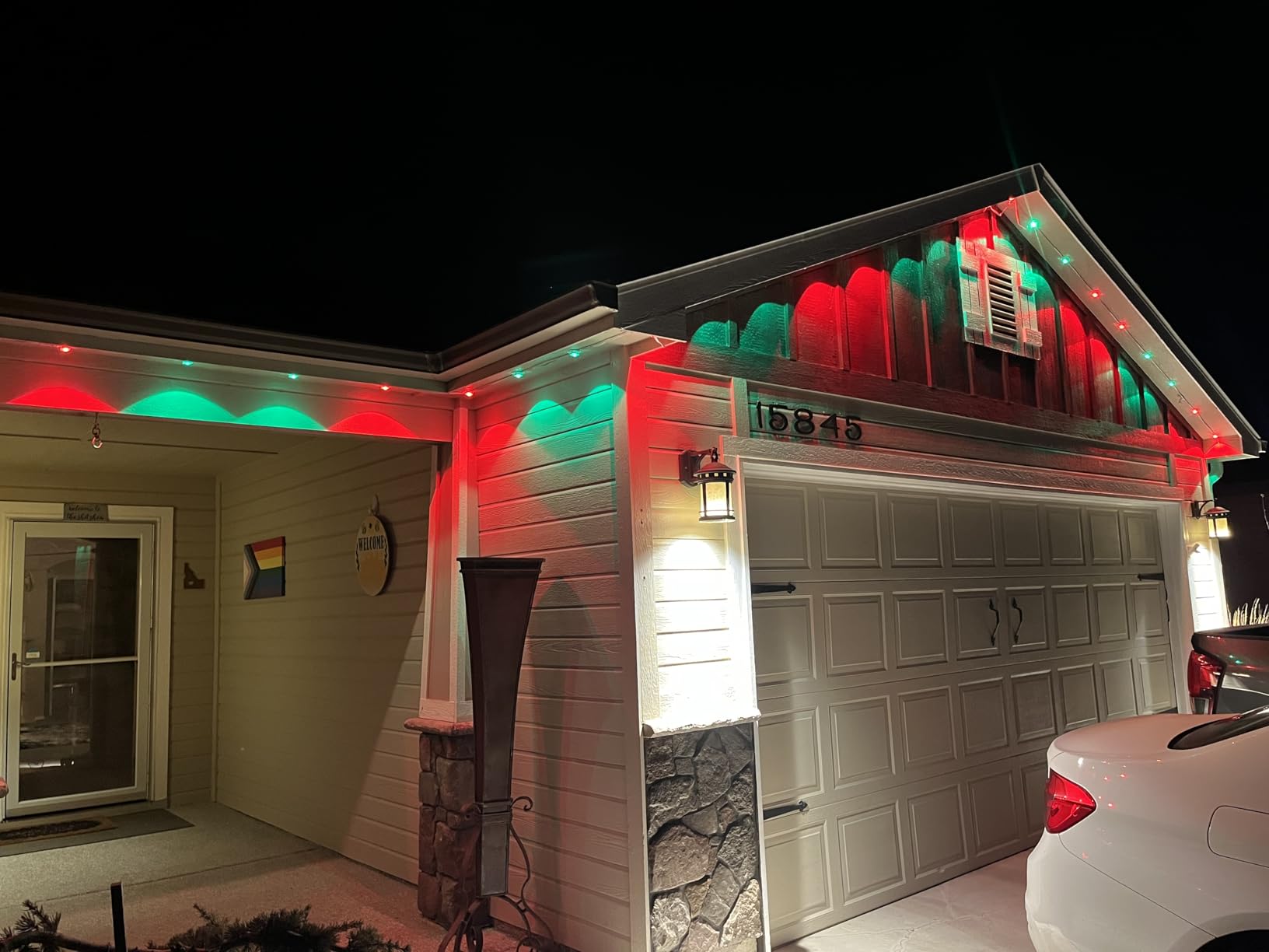 Govee Permanent Outdoor Lights 2, 100ft RGBIC Outdoor Lights with 100 Modes customer photo 1