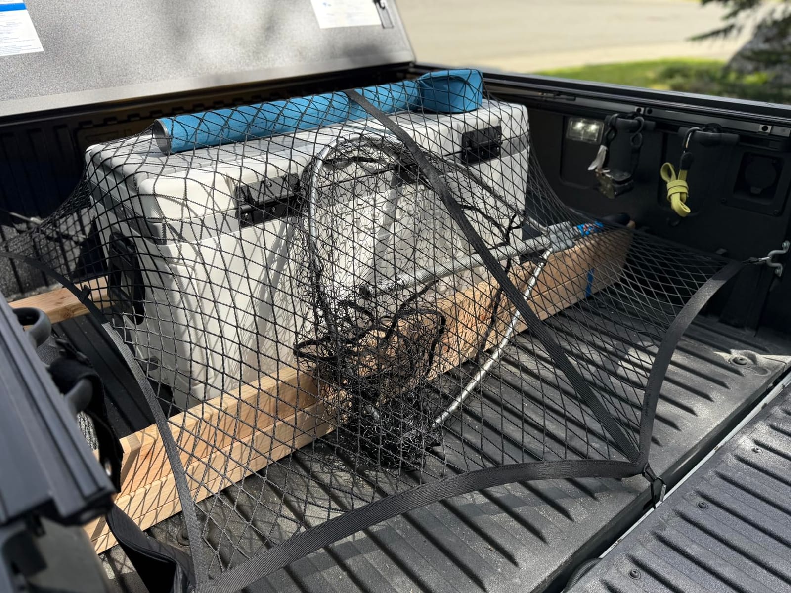 AUTOWN Cargo Net for Pickup Truck Bed with 8 Metal Carabiners & Storage Bag | Stretchable from 4'x4' to 7'x7', High Elastic Fine Mesh 1''x1'' customer photo 1