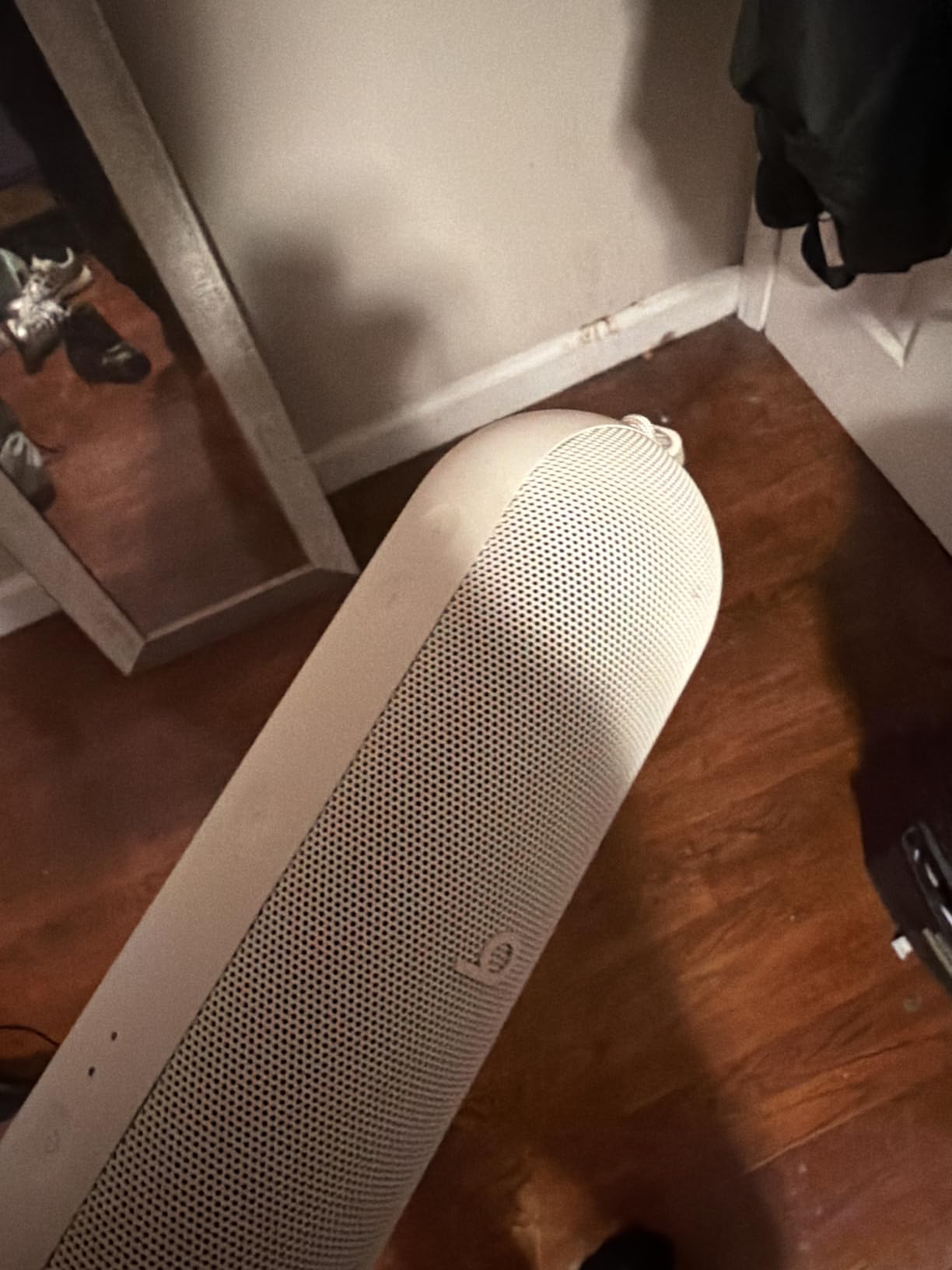 Beats Pill - Portable Bluetooth Speaker- Up to 24H Battery Life, Water Resistant, Bluetooth, Apple & Android Compatible, Seriously Loud Sound for Home, Outdoor and Travel- Champagne Gold customer photo 1