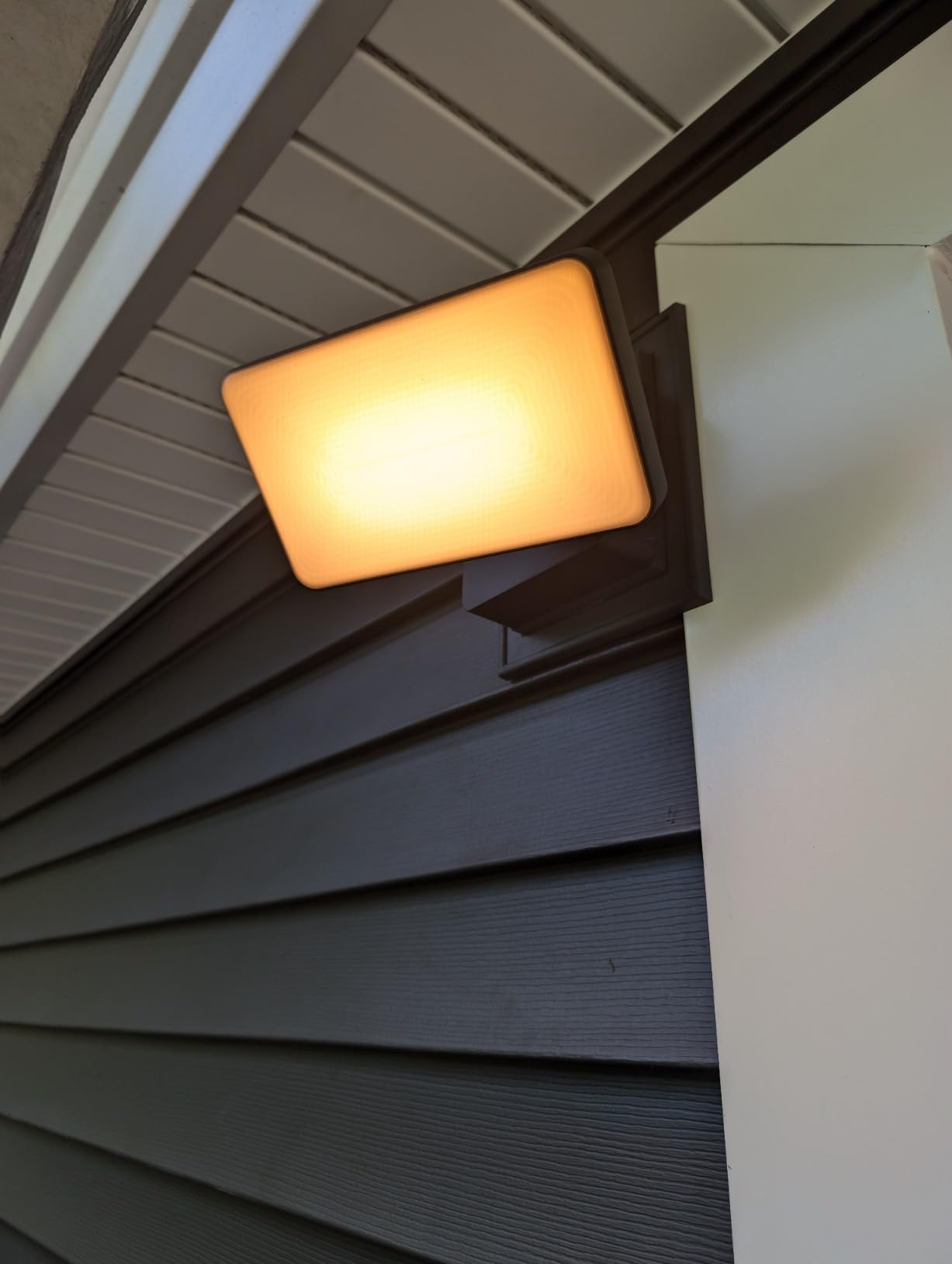 Philips Hue Discover Outdoor Smart Flood Light Fixture, Black - 15W, White and Color Ambiance LED Color-Changing Light - 2 Pack - Requires Hue Bridge - Control with Hue App and Voice - Weatherproof customer photo 1