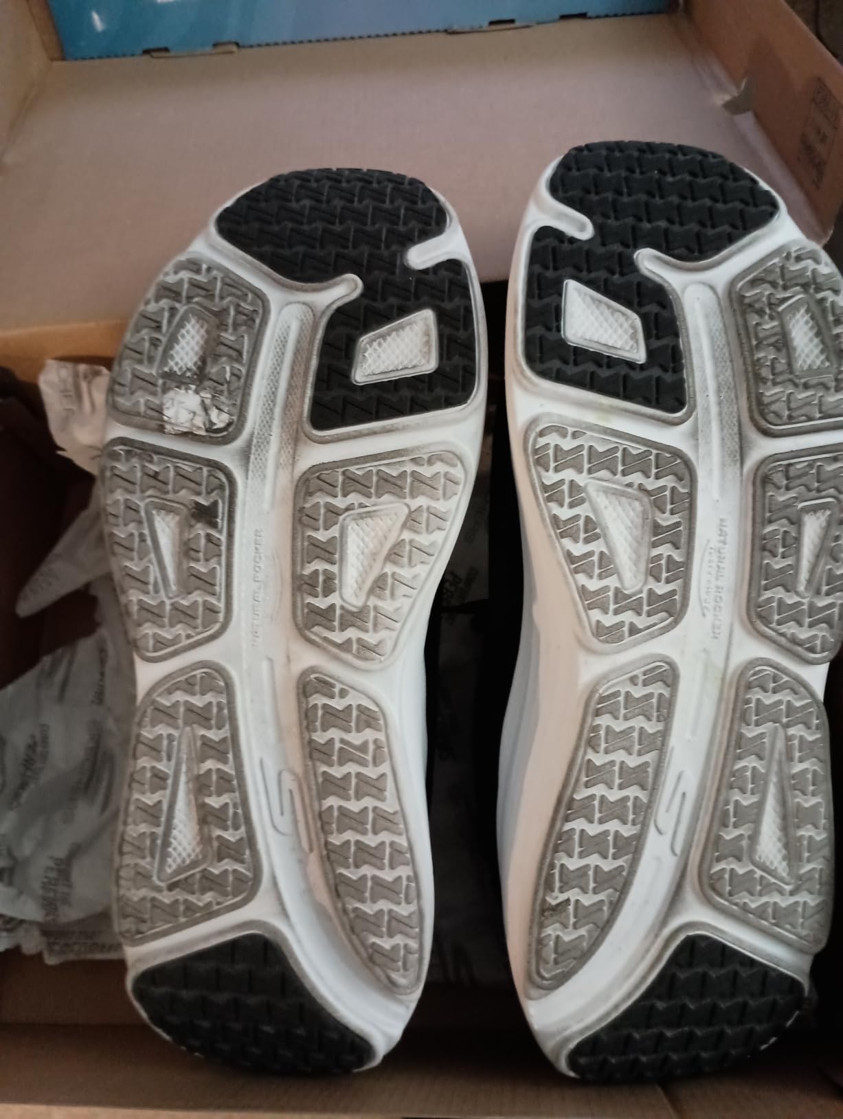 Skechers Men's Max Cushioning Endeavour Sneaker customer photo 1