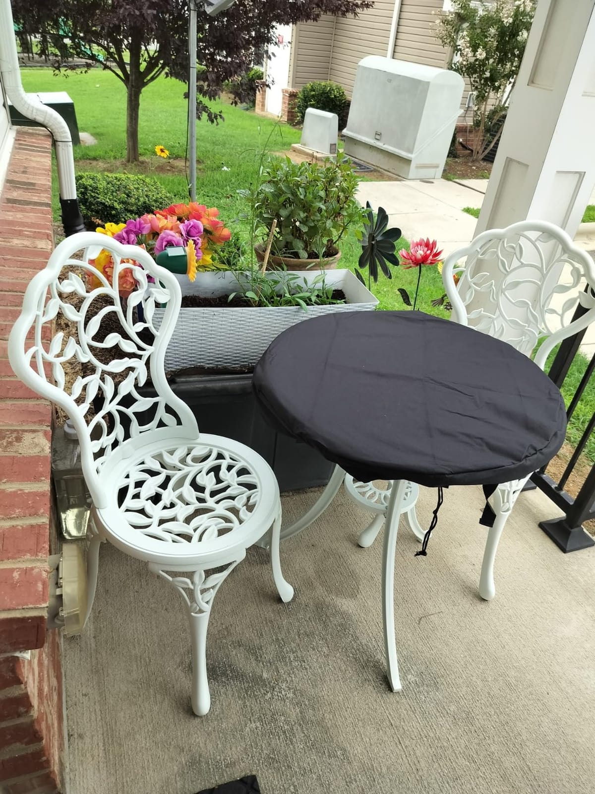 TOHONFOO Outdoor Round Table Cover for Patio Table Fits 58-60 Inch, Black customer photo 2