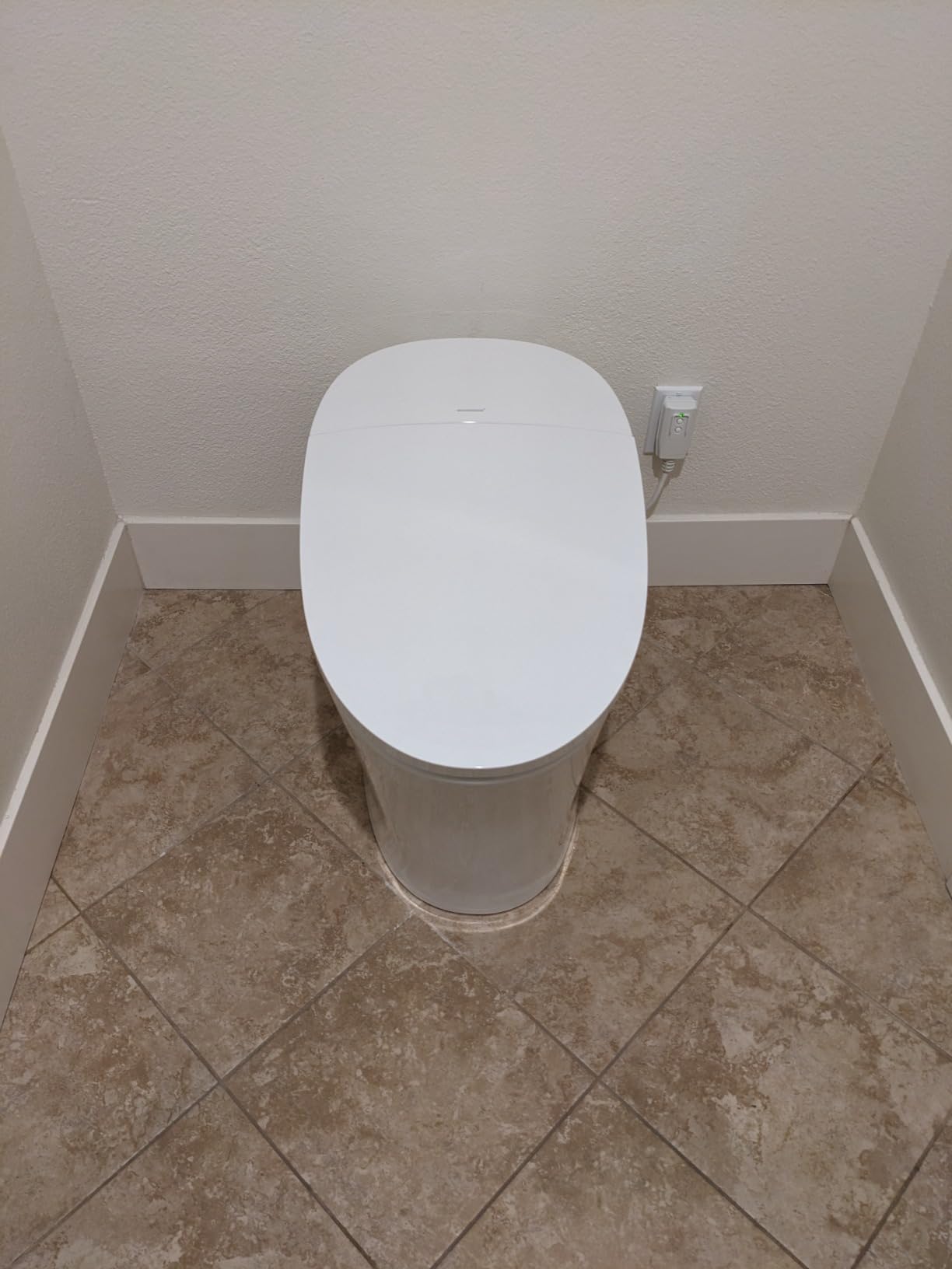 WOODBRIDGE One Piece Smart Toilet with Auto Open & Close Lid (EBT700) | Auto Dual Flush, Foot Sensor Operation, Warm Air Dryer, Heated Seat, Instant Warm Water, Auto Deodorization, Night Light customer photo 1