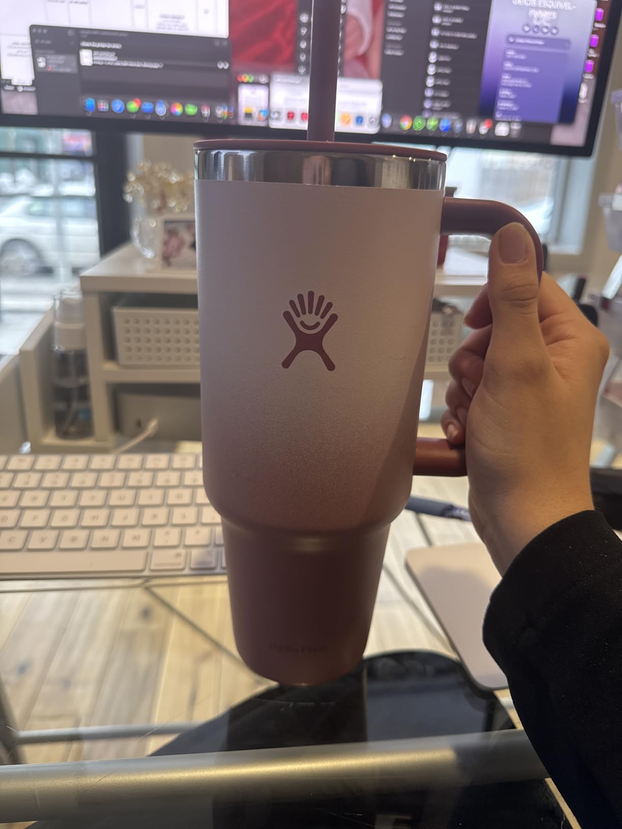 Hydro Flask 32 Oz Travel Tumbler with Handle, Lid and Straw - Insulated Stainless Steel in 32 Oz Sandy customer photo 1