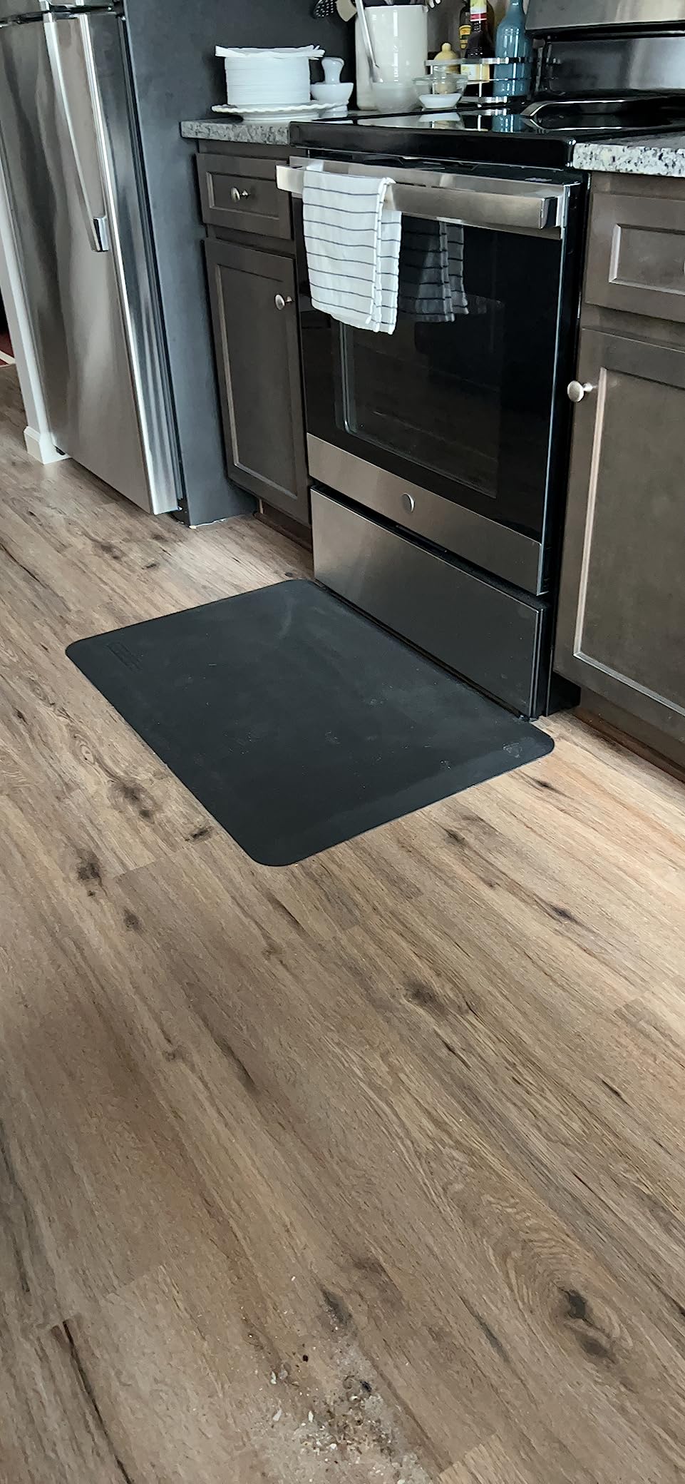 WellnessMats Original Collection Anti-Fatigue Floor Mat, Polyurethane – Ergonomic Support Pad for Home, Kitchen, Garage, Office Standing Desk – Water Resistant - Made in USA customer photo 1
