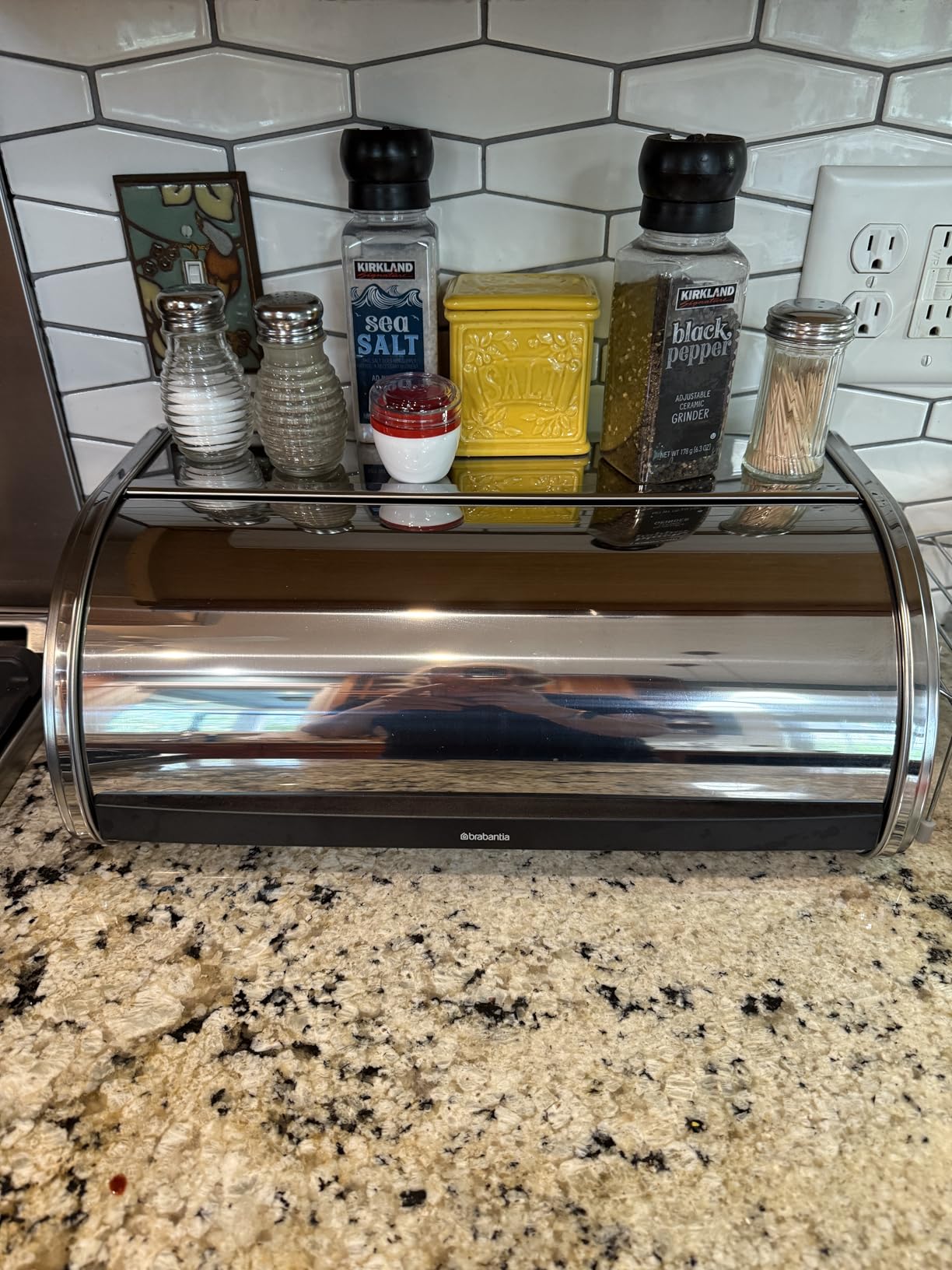Brabantia Roll Top Bread Box | Large | White | Metal Front Opening Bread Store for Kitchen Countertop | Partly Flat Top for Extra Storage, Magnet Closing Lid | Fits 2 Loaves customer photo 2