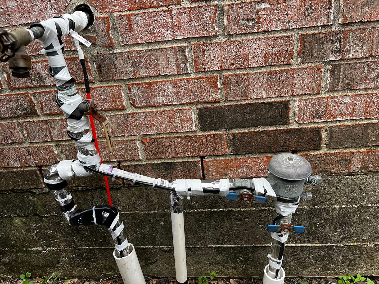 HEATIT Pipe Freeze Protection Heat Tape Electric Heating Cable 30Ft 7W/FT | Built-in thermostat on at 3°C (37°F), off at 10°C (50°F), ETL certified heating cable for pipe freeze protection. customer photo 1