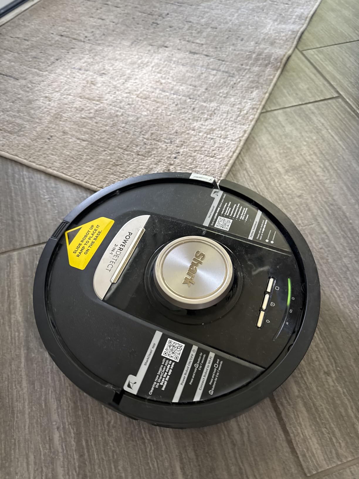 Shark PowerDetect NeverTouch Robot Vacuum & Mop, RV2820YE customer photo 2