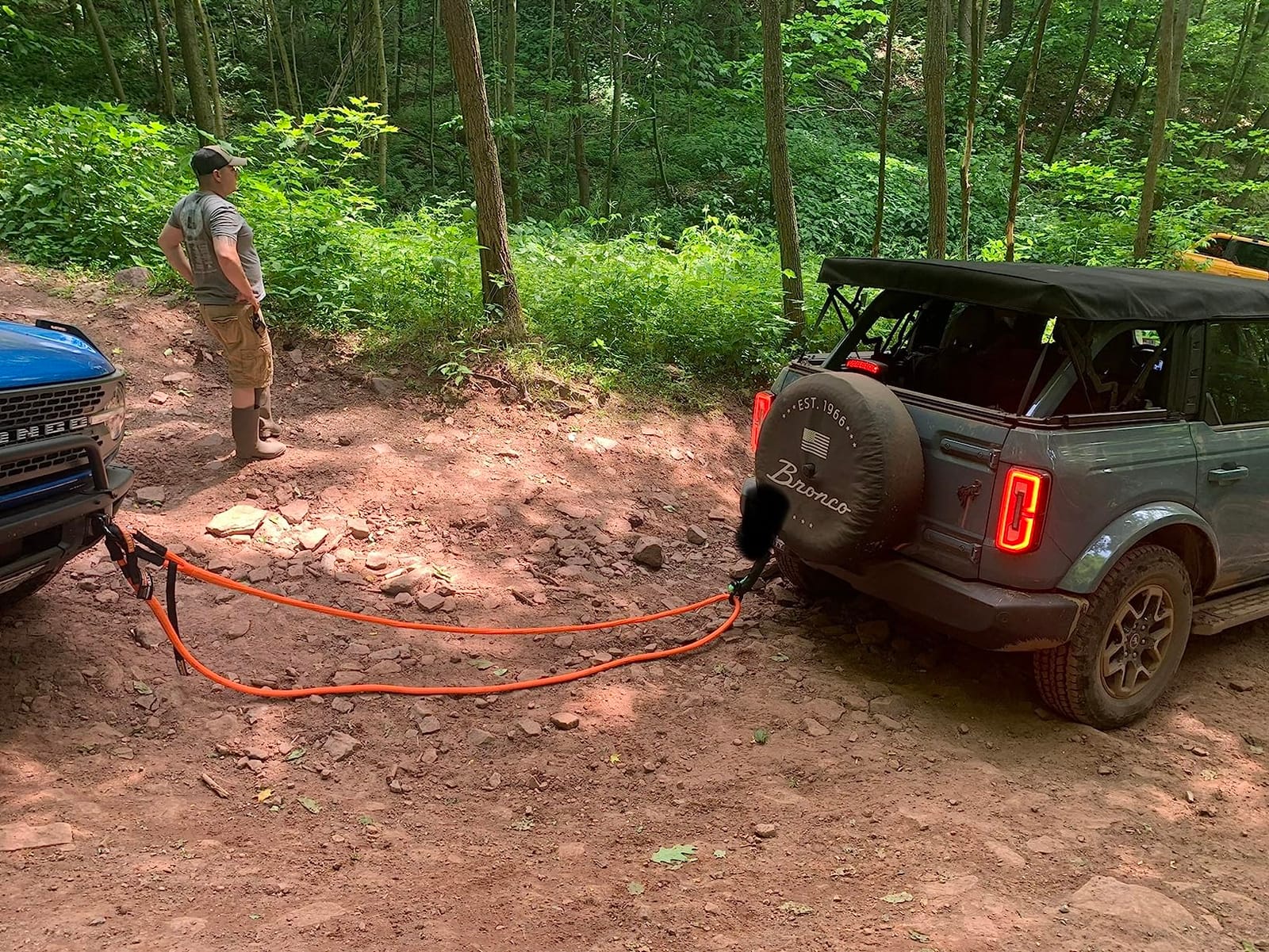 ALL-TOP Kinetic Recovery Rope Kit w/ 2 Soft Shackles, 83000Lbs, 1.5in x 30ft, Heavy Duty 30+% Elasticity, 27600Lbs Work Load Limit for 4x4 Offroad Vehicle customer photo 1