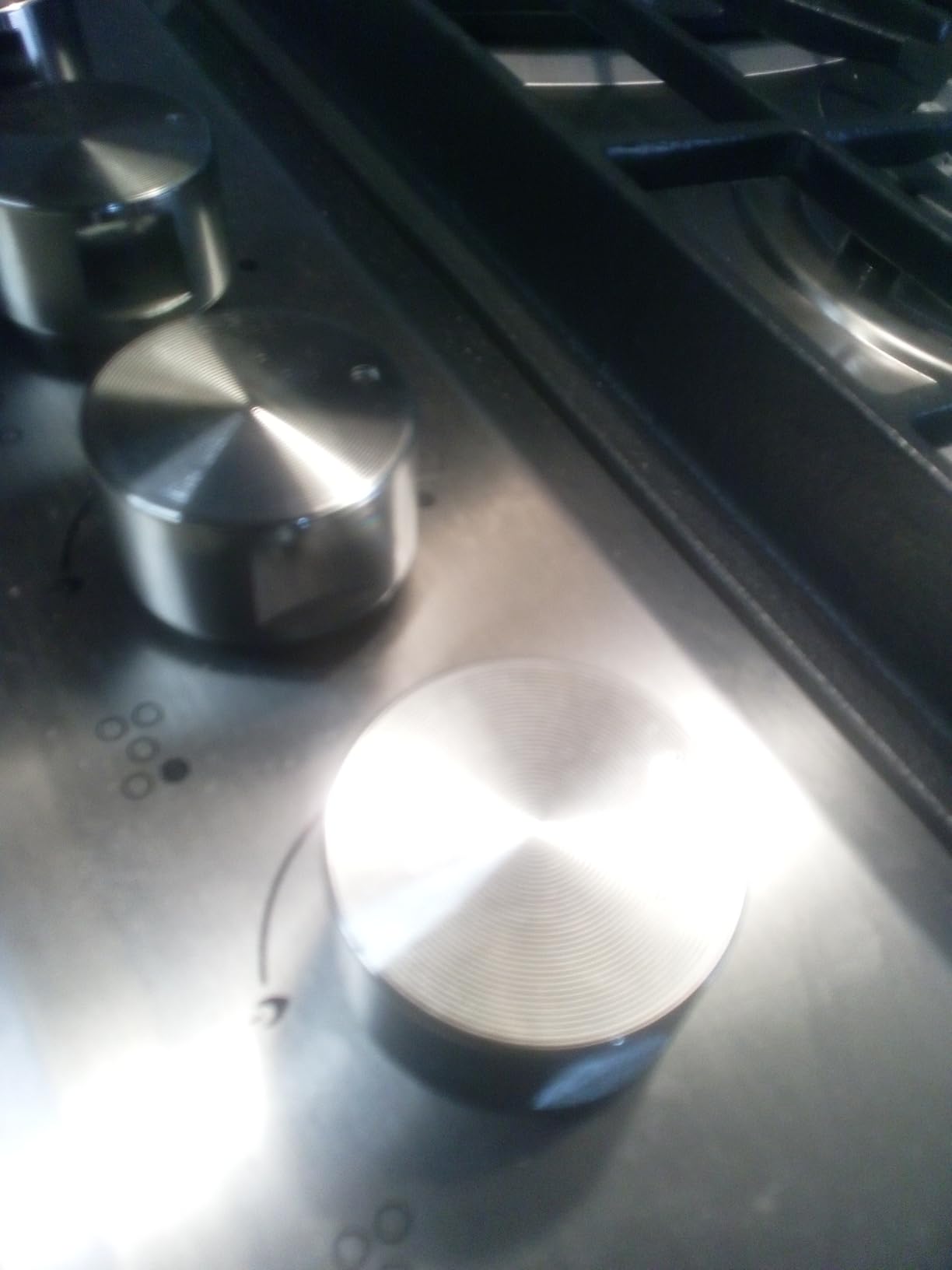 36 Inch Gas Cooktop with Reversible Griddle, 5 Burners, Natural Gas/Propane customer photo 2