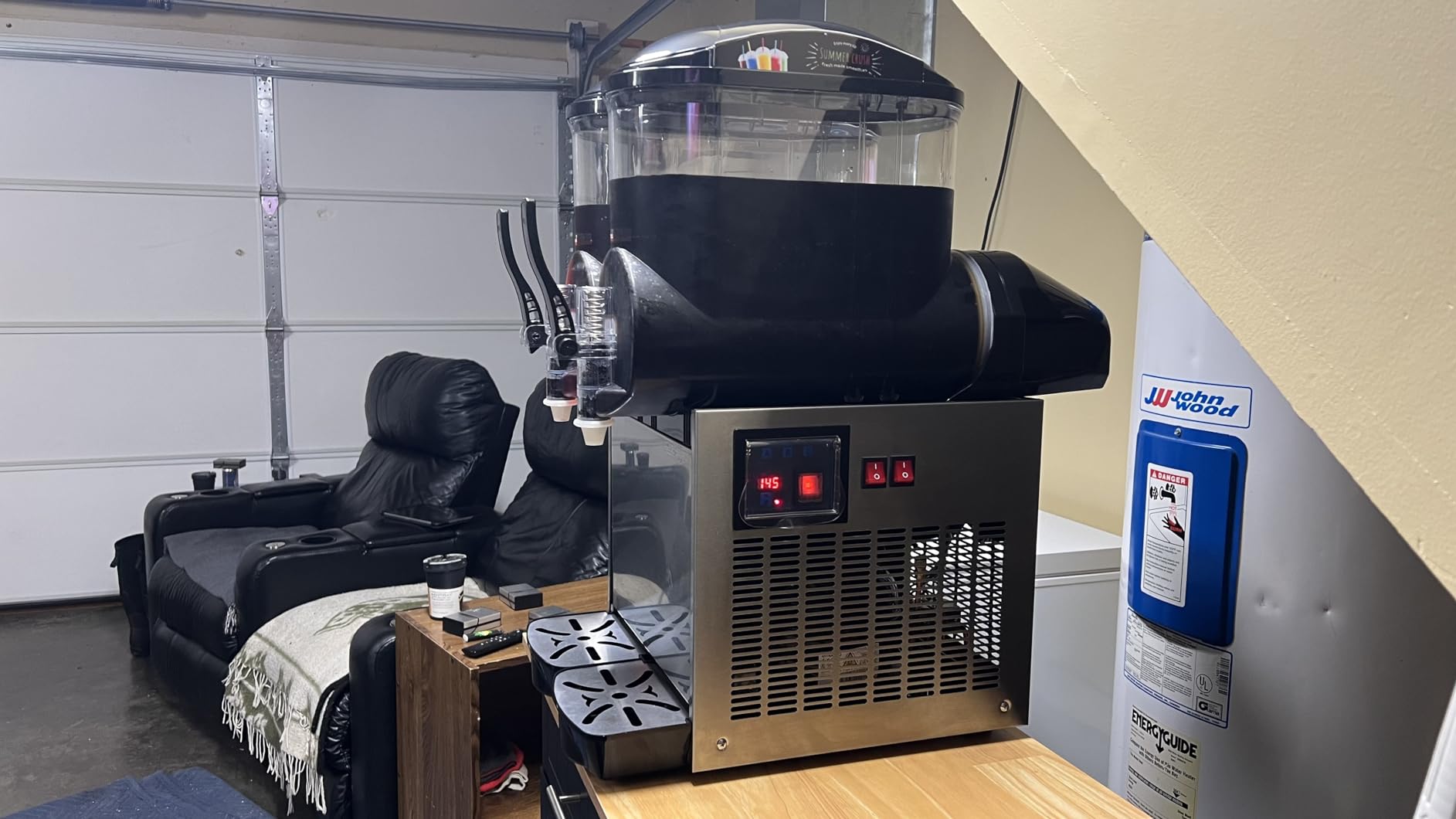 Commercial Slushy Machine 3 Bowls, 11.7 Gallons (3 * 3.9gal) Frozen Drink Machine 900W Stainless Steel Margarita Machine, Wine Slush Maker for Restaurant Bar customer photo 1