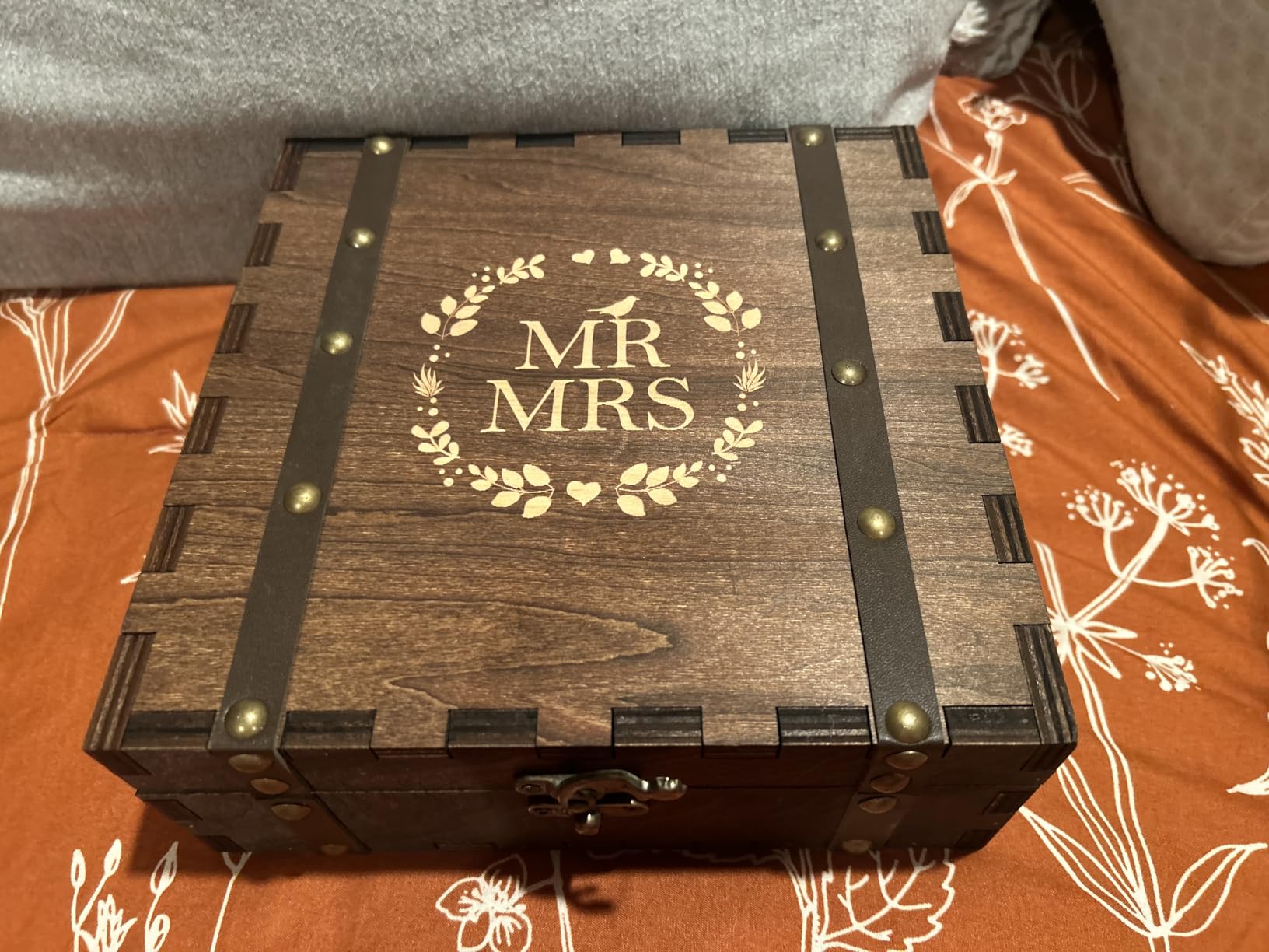 AW BRIDAL Large Mr and Mrs Wedding Keepsake Memory Box, Bridal Shower Gifts | Wooden Box with Lids, Wedding Gifts for Couples, Engagement Bachelorette Party Gift for Newlyweds Bride to Be, 10.6*7.8*5.5