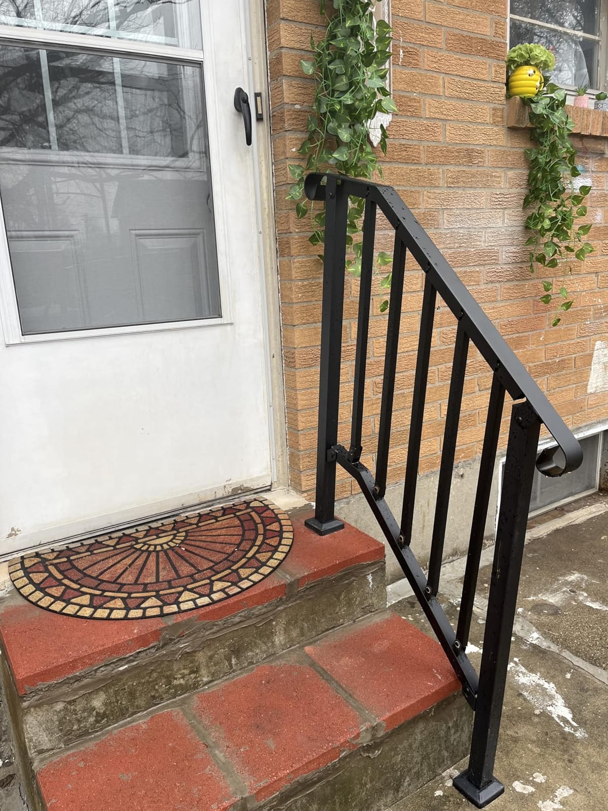 VEVOR Handrails for Outdoor Steps, 2-3 Step Stair Hand Rail Kit, Transitional Carbon Steel Railings with Installation Kit, Stair Rails for Seniors, Concrete Steps & Porch & Deck, Black Retro Arch customer photo 2