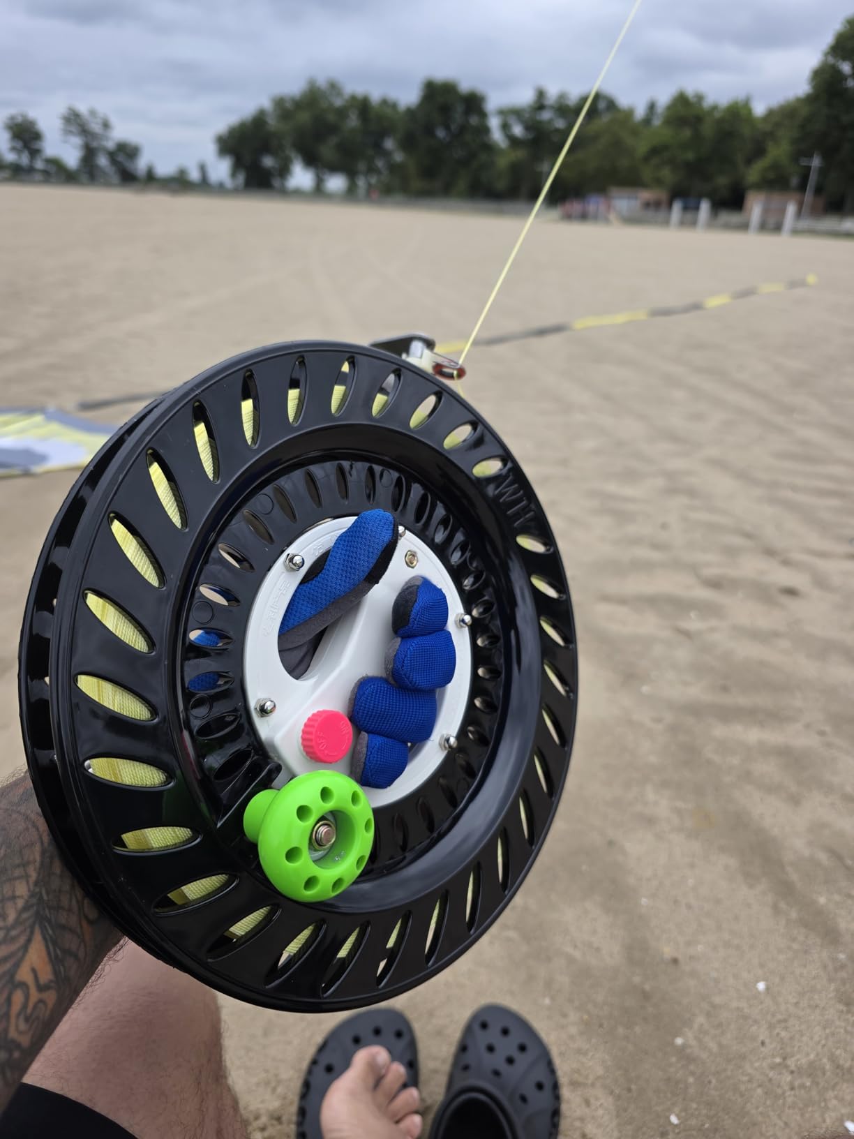 Kite Reel for Adults, 10.3 inches Dia with 2600 ft Kite String (Black) | Kites Line Winder with Lock and Connector, Kite String Spool for Adults customer photo 2