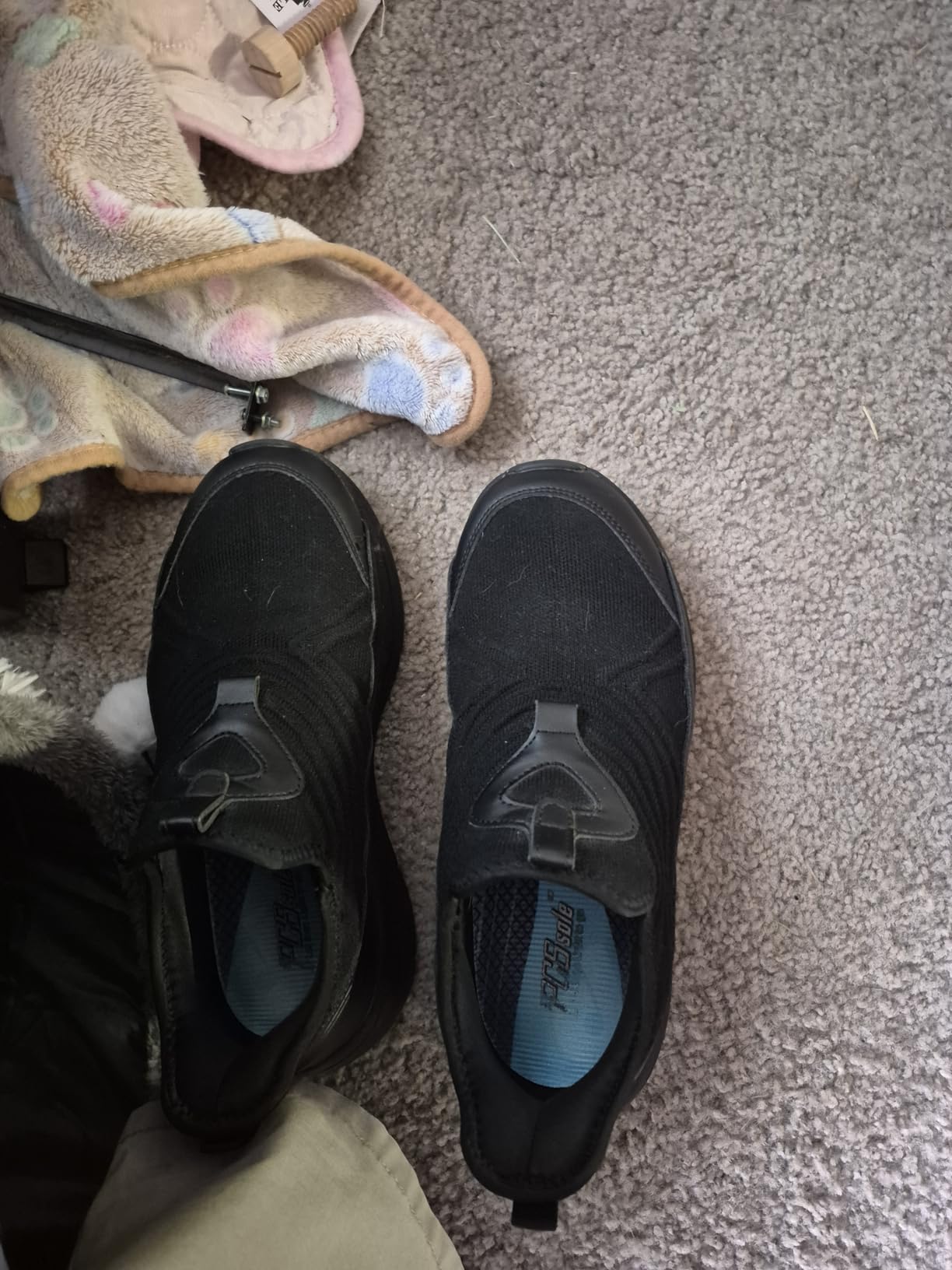 FitVille Men's Extra Wide Slip-On Walking Shoes, Hands-Free Orthopedic Sneakers with Arch Support for Plantar Fasciitis, Bunions and Hammertoes – Step Ease V1 customer photo 2