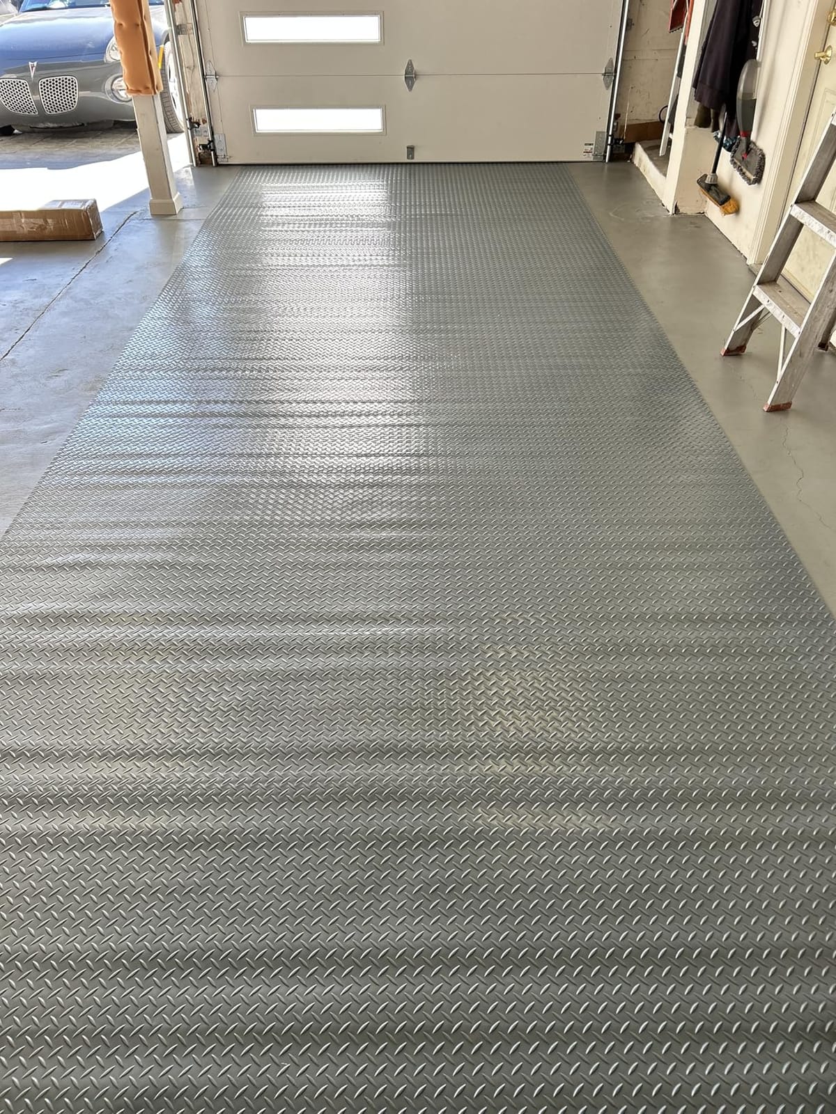 7.5x25 FT Garage Floor Mat, 2.8mm Thickened Flooring Roll Under Car Mat with 20Pcs Tapes, Diamond Plate, Non-Slip Floor Protector Mat for Trailer, Garage, Warehouse, Gyms, Trailer, Black customer photo 1