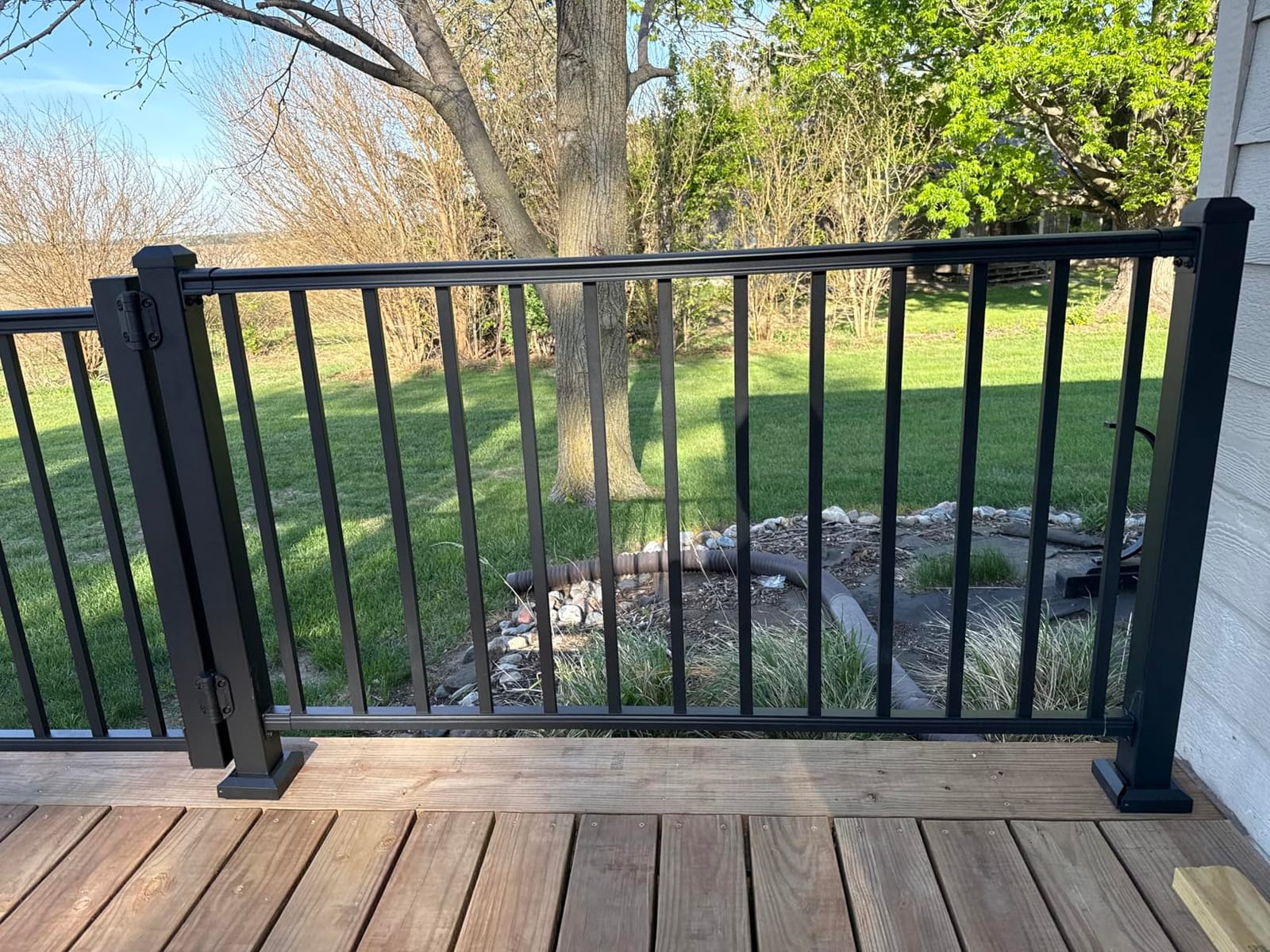 Egadis 4 Pack 36 in x 6 ft Modular Aluminum Porch and Deck Railing Kit | Pioneer in Modular Aluminum Railing Kit, ASTM Certified, Textured AAMA2604 Finish for Deck, Porch & Balcony (4 Post, 4 Panel) customer photo 2