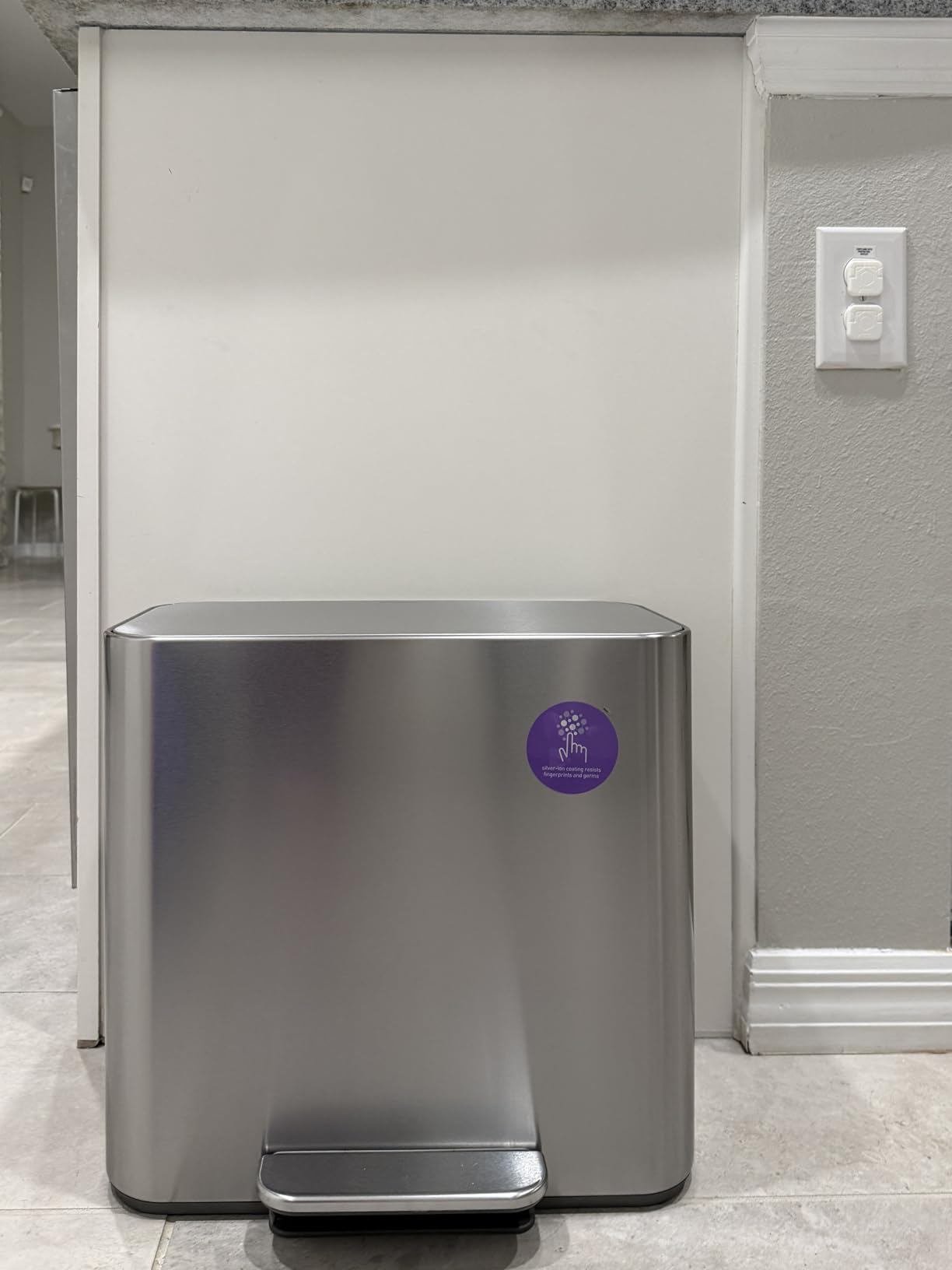 simplehuman Mini Step Recycler, 15L / 4 Gallon Dual Compartment Trash Can for Hotels, Offices, Studios, Small Spaces, 150,000-Step Steel Pedal, Lid Shox Silent Close, Brushed Stainless Steel customer photo 1