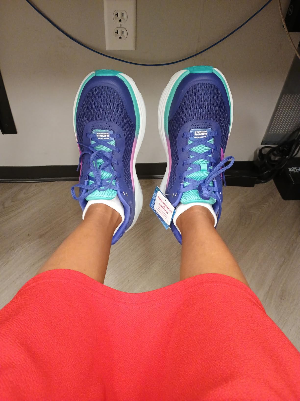 Skechers Women's Max Cushioning Endeavour customer photo 2
