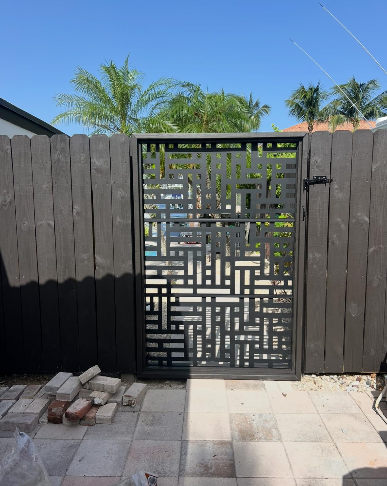 VEVOR Metal Privacy Screen, 47