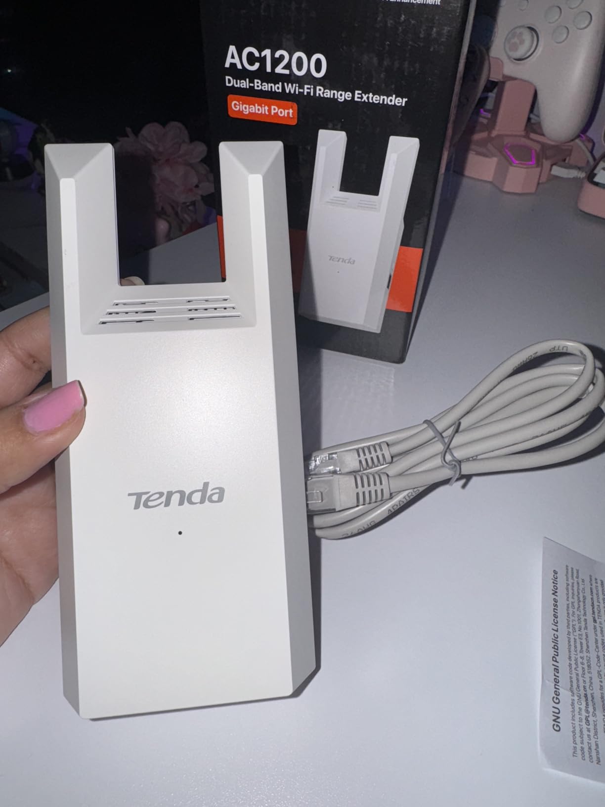 Tenda WiFi Range Extender AC1200 - WiFi Extender with Gigabit Ethernet Port, 1.2Gbps Home Signal Booster, Dual Band, Up to 1600 Sq & 32 Devices (A18Pro) customer photo 2