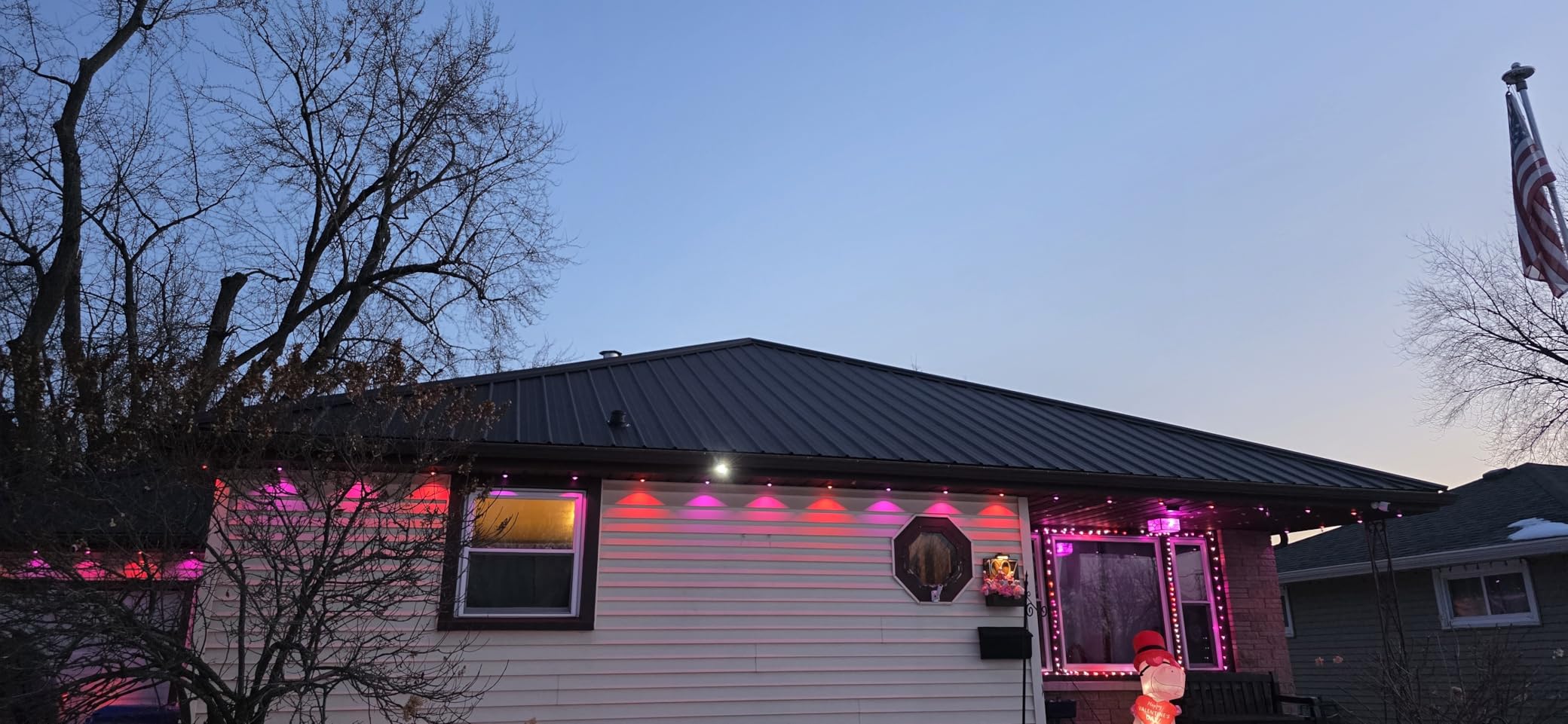 Govee Permanent Outdoor Lights Pro, 200ft with 120 RGBIC LED Lights, White customer photo 2
