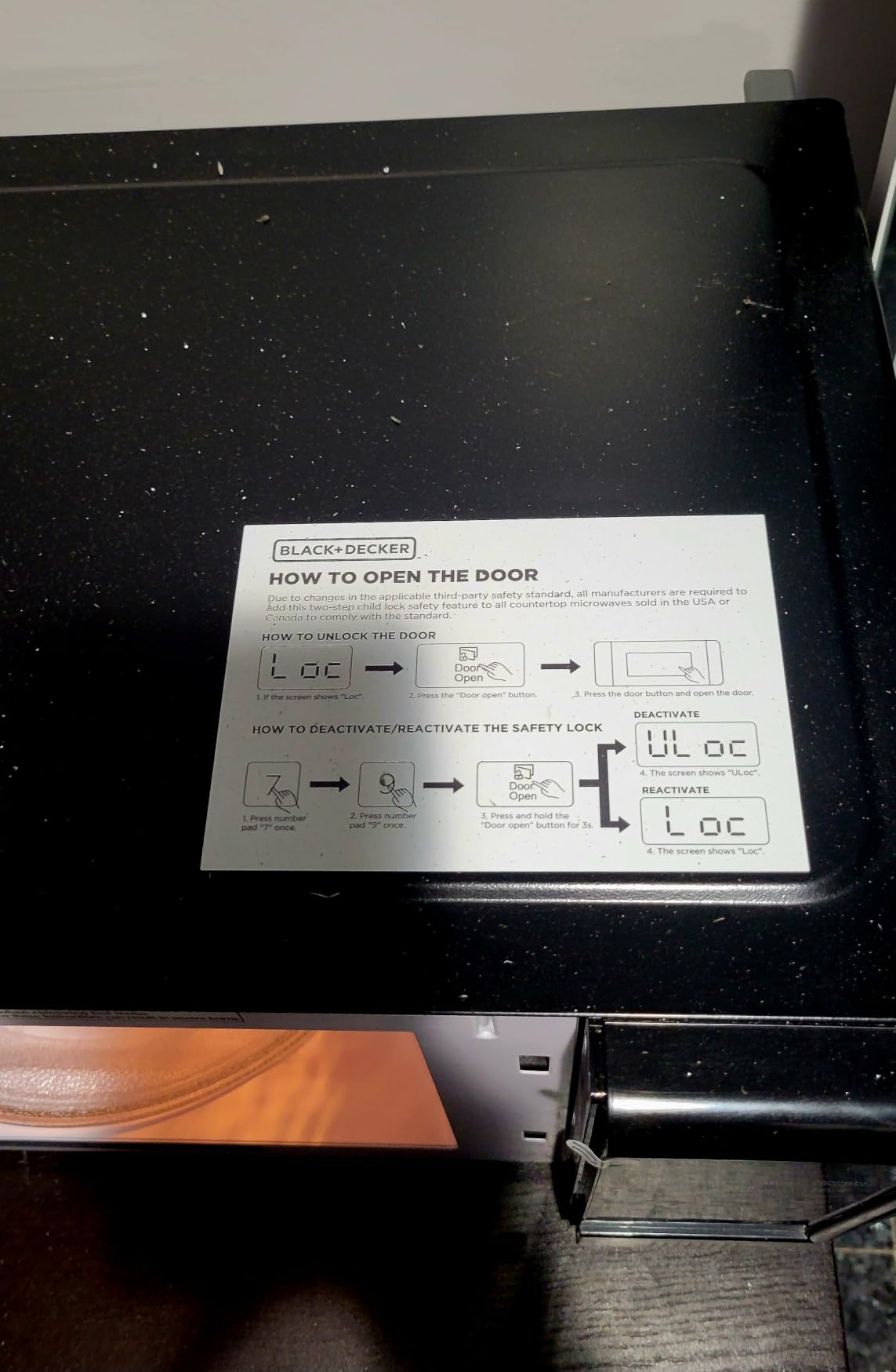 BLACK+DECKER 5-in-1 Microwave Oven Air Fryer Combo, 0.9 Cu.Ft, 900W customer photo 2