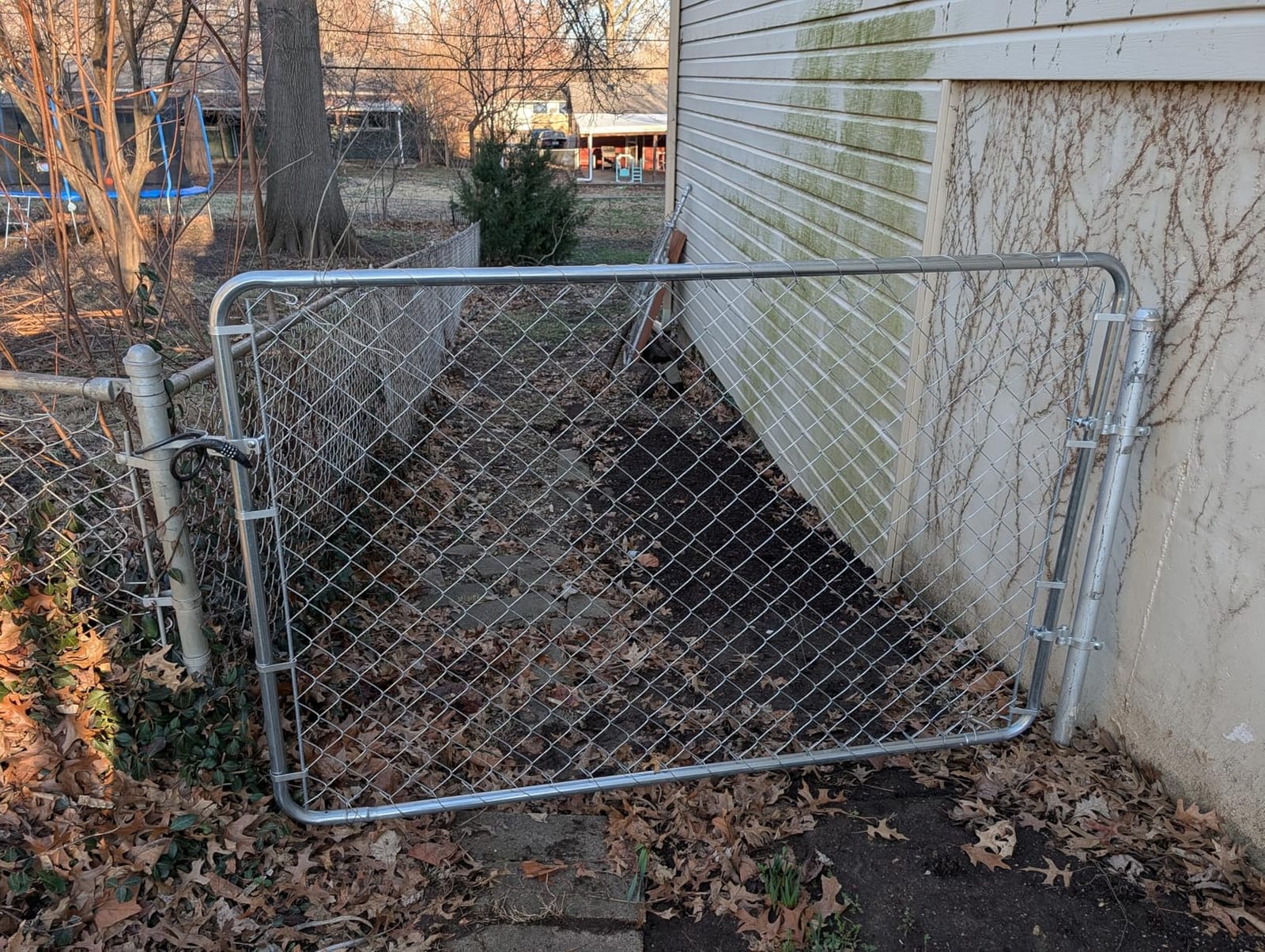 VEVOR Chain Link Fence Gate, 72 x 48 in, Adjustable Chain Link Fence Panel, Fit 2.2-6 ft (W) x 6 ft (H) Garden Fence Gate Opening, Fencing Gate with Plastic Coating, for Farm Black, Posts Not Included customer photo 1